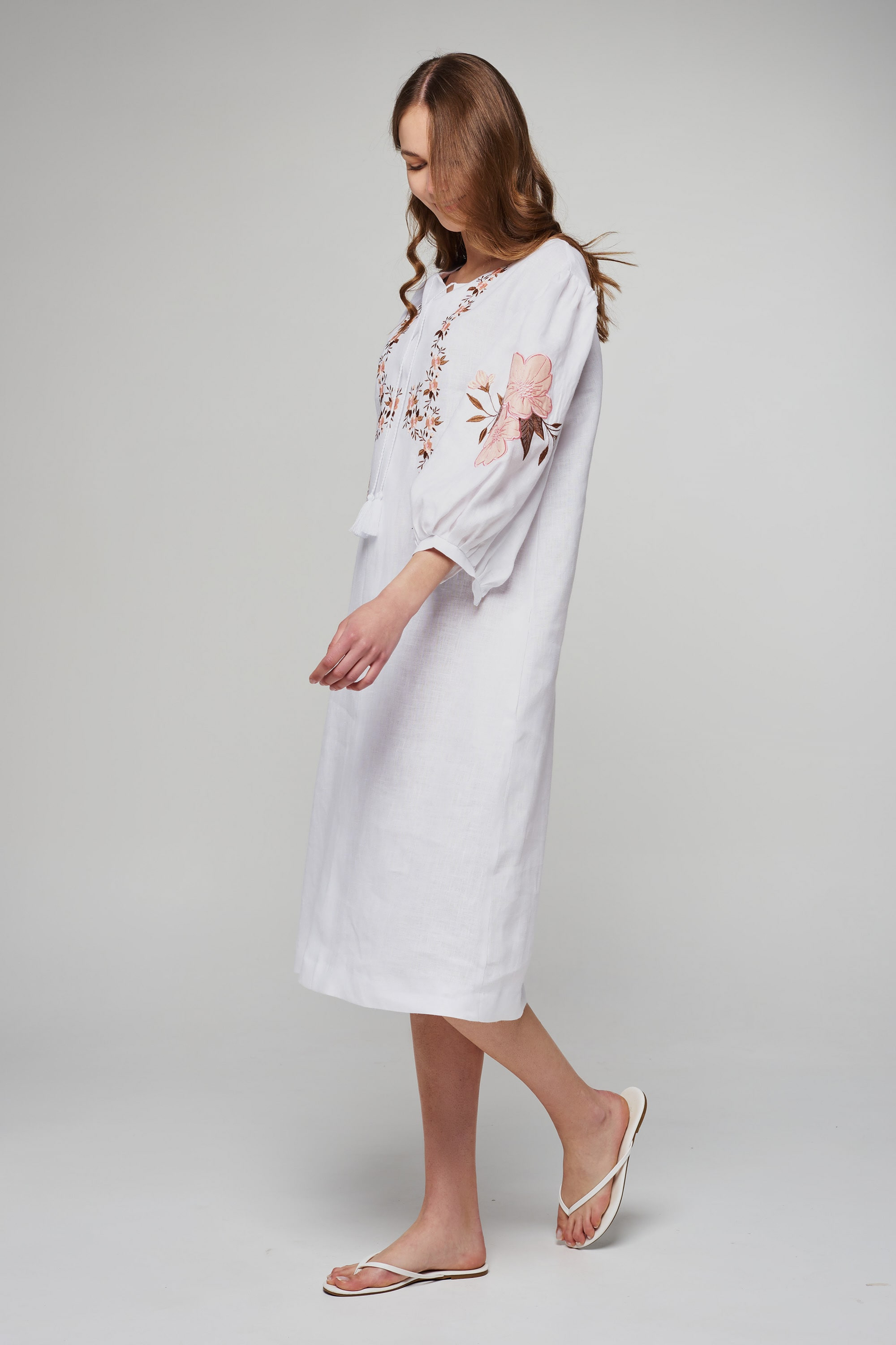 Жіноча лляна вишита сукня White