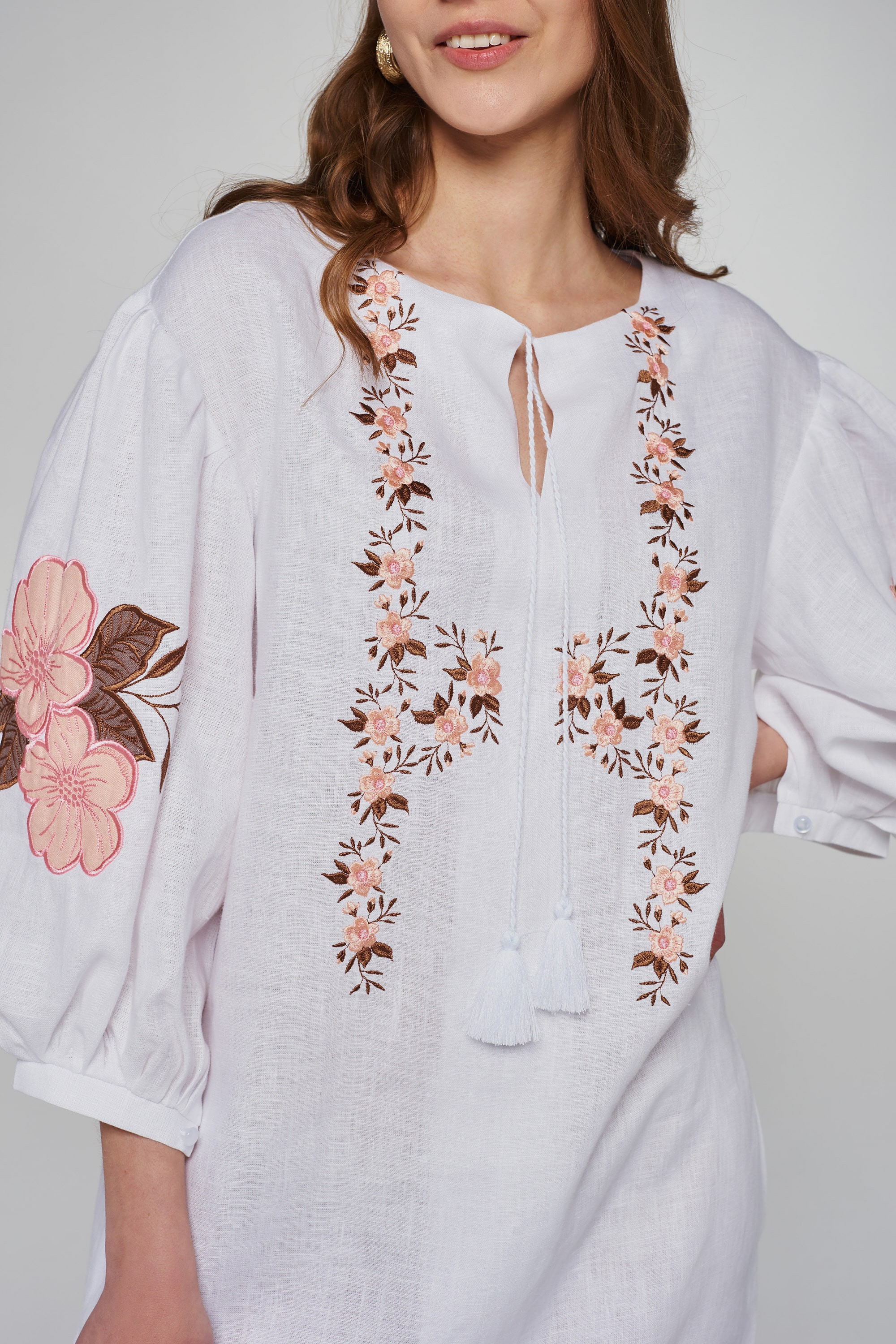 Жіноча лляна вишита сукня White
