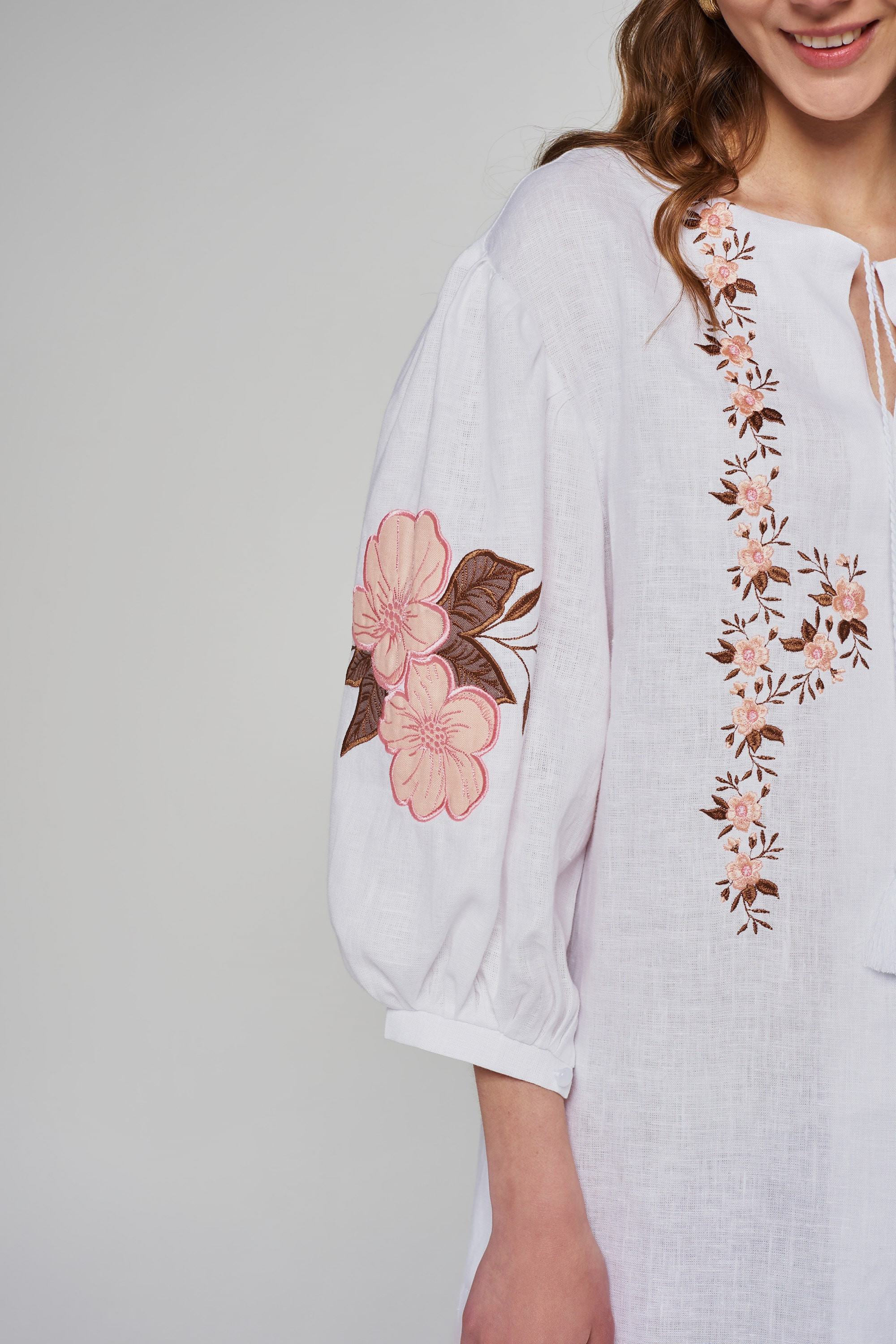 Жіноча лляна вишита сукня White