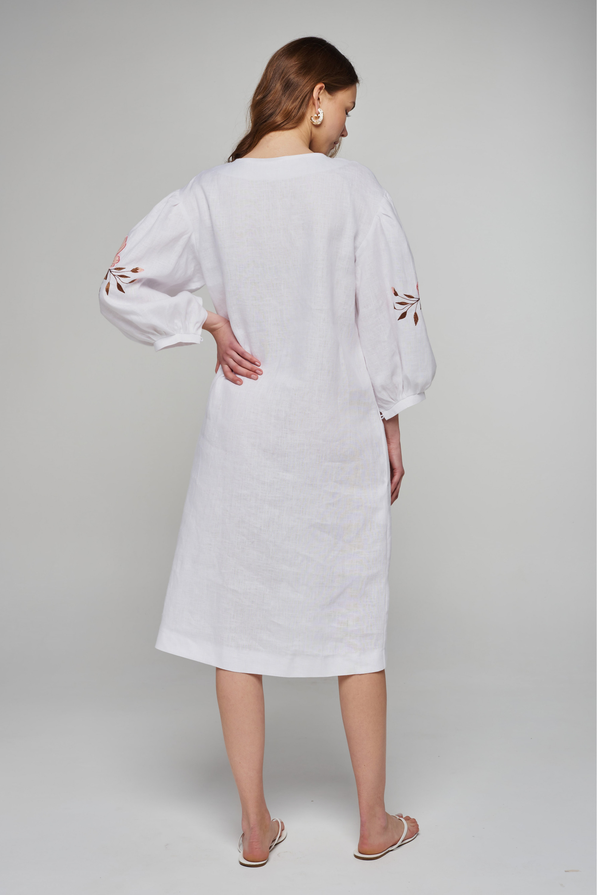 Жіноча лляна вишита сукня White