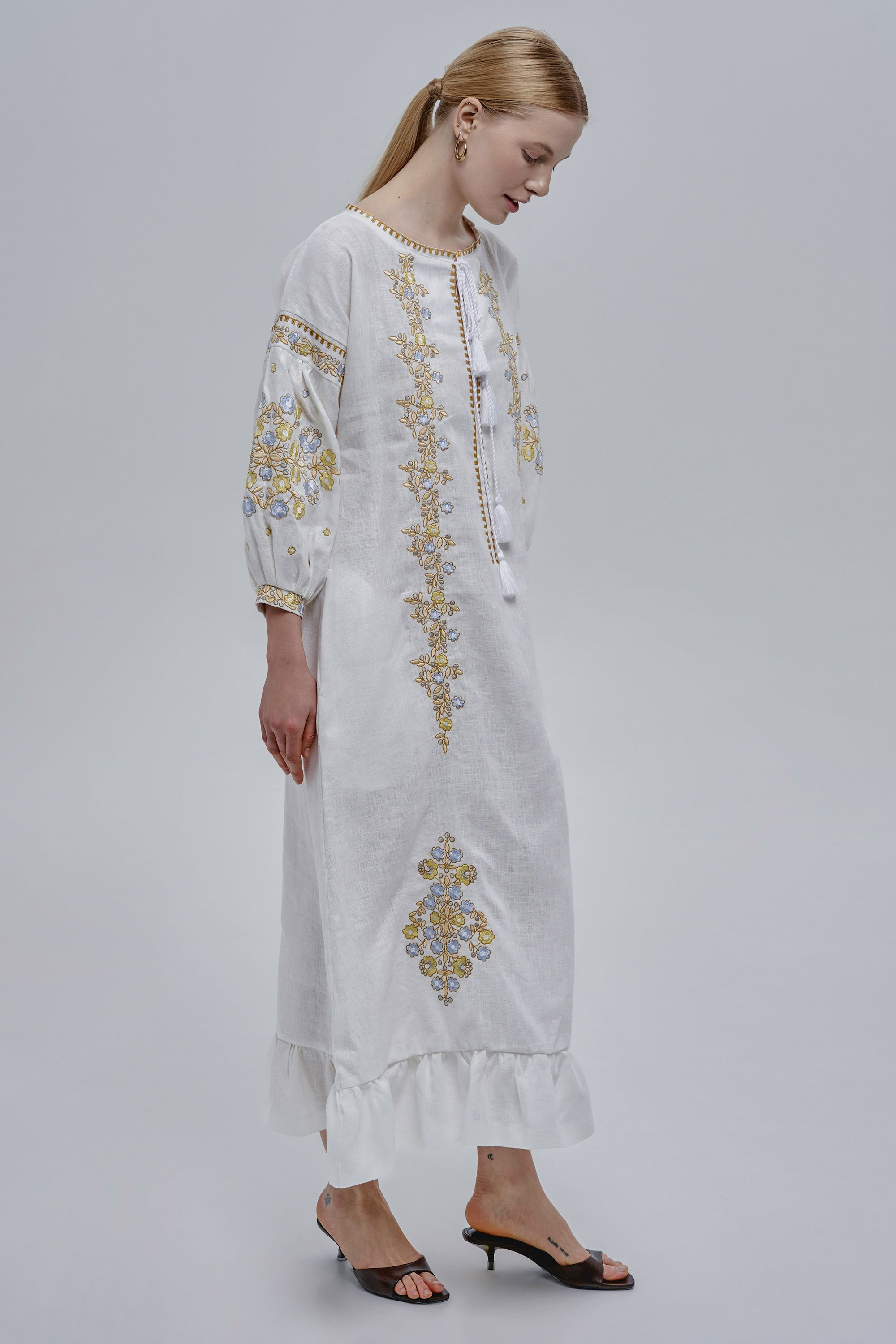 Women's embroidered dress White 4
