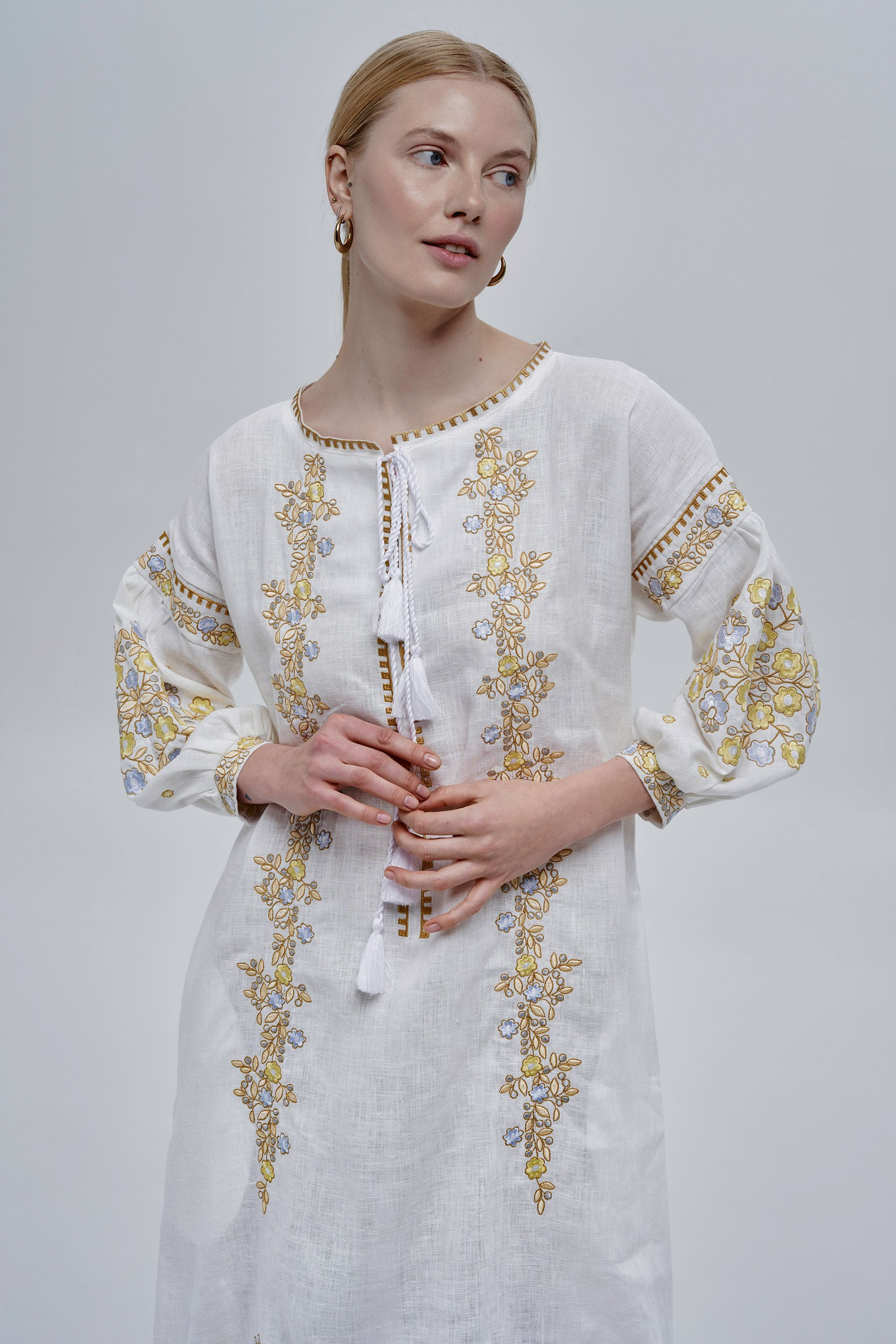 Women's embroidered dress White 4