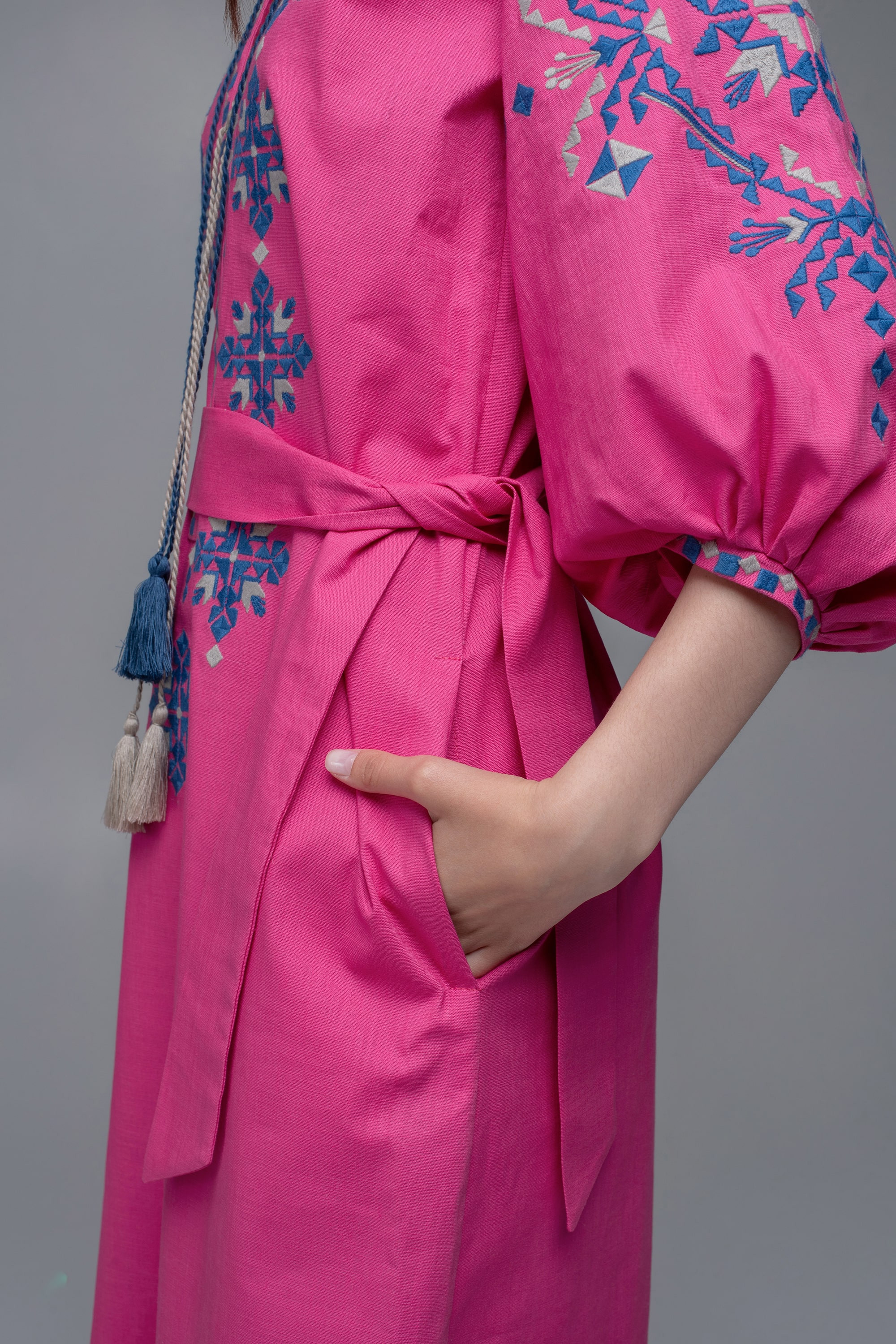 Жіноча вишита сукня Pink