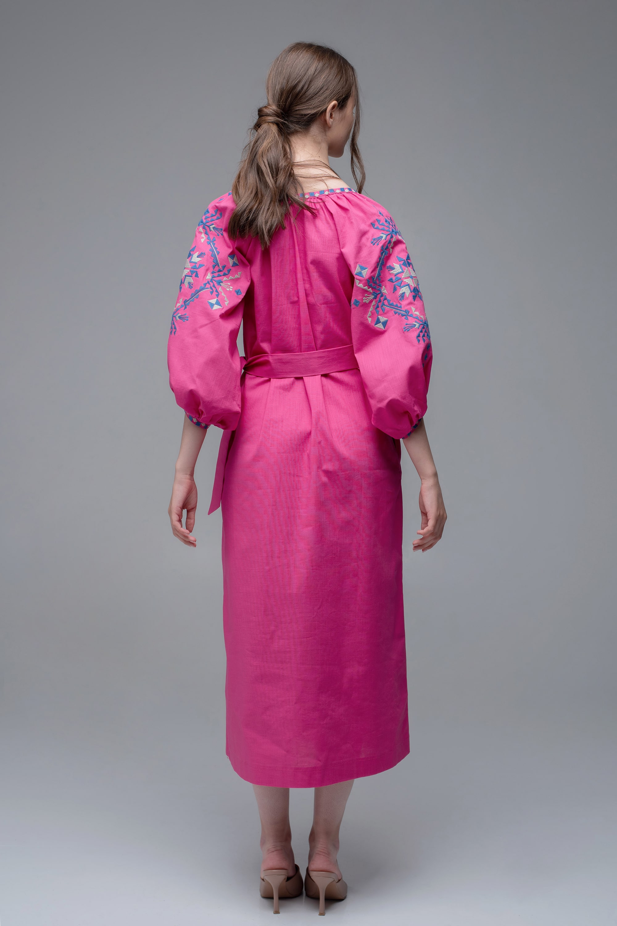 Жіноча вишита сукня Pink