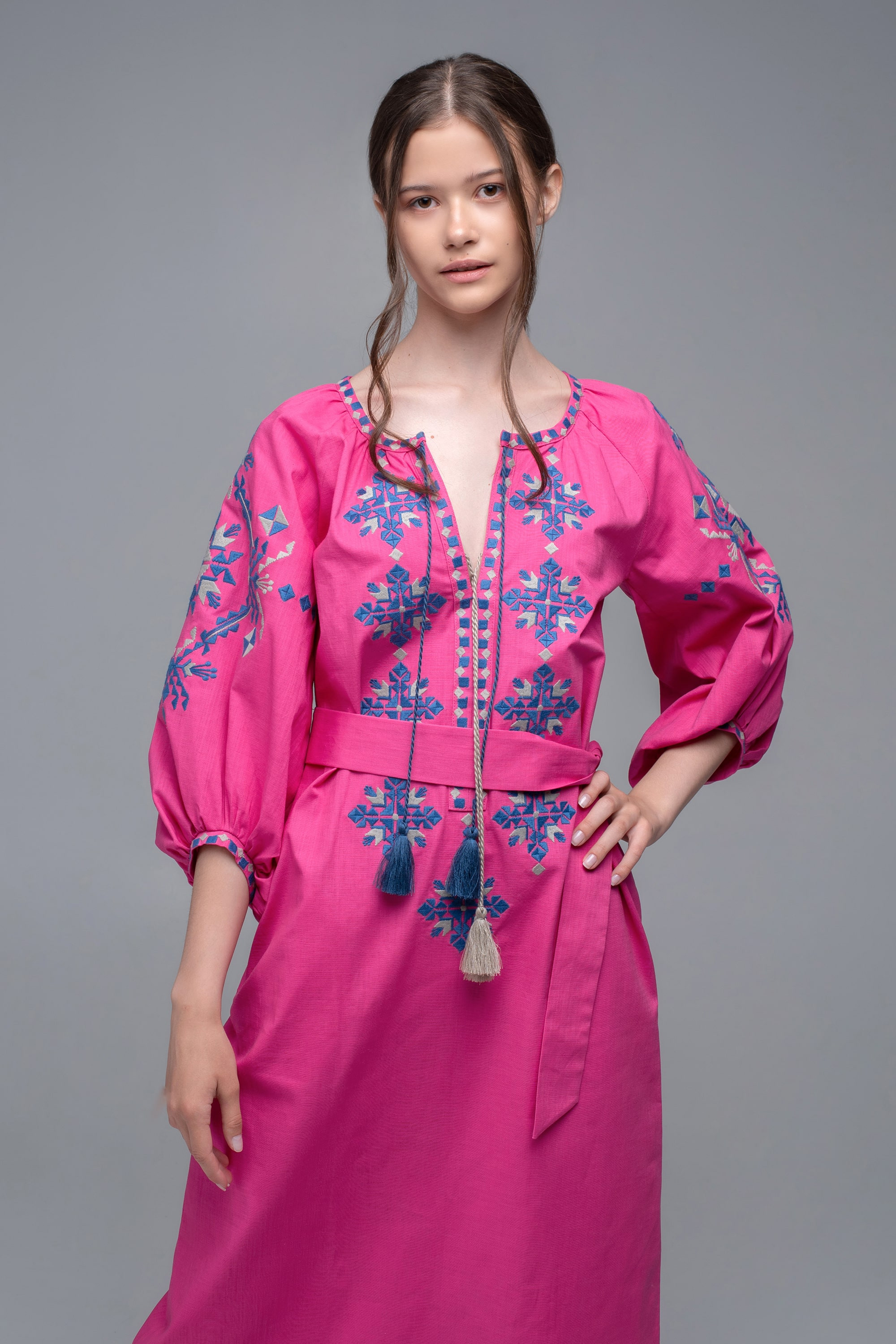 Жіноча вишита сукня Pink