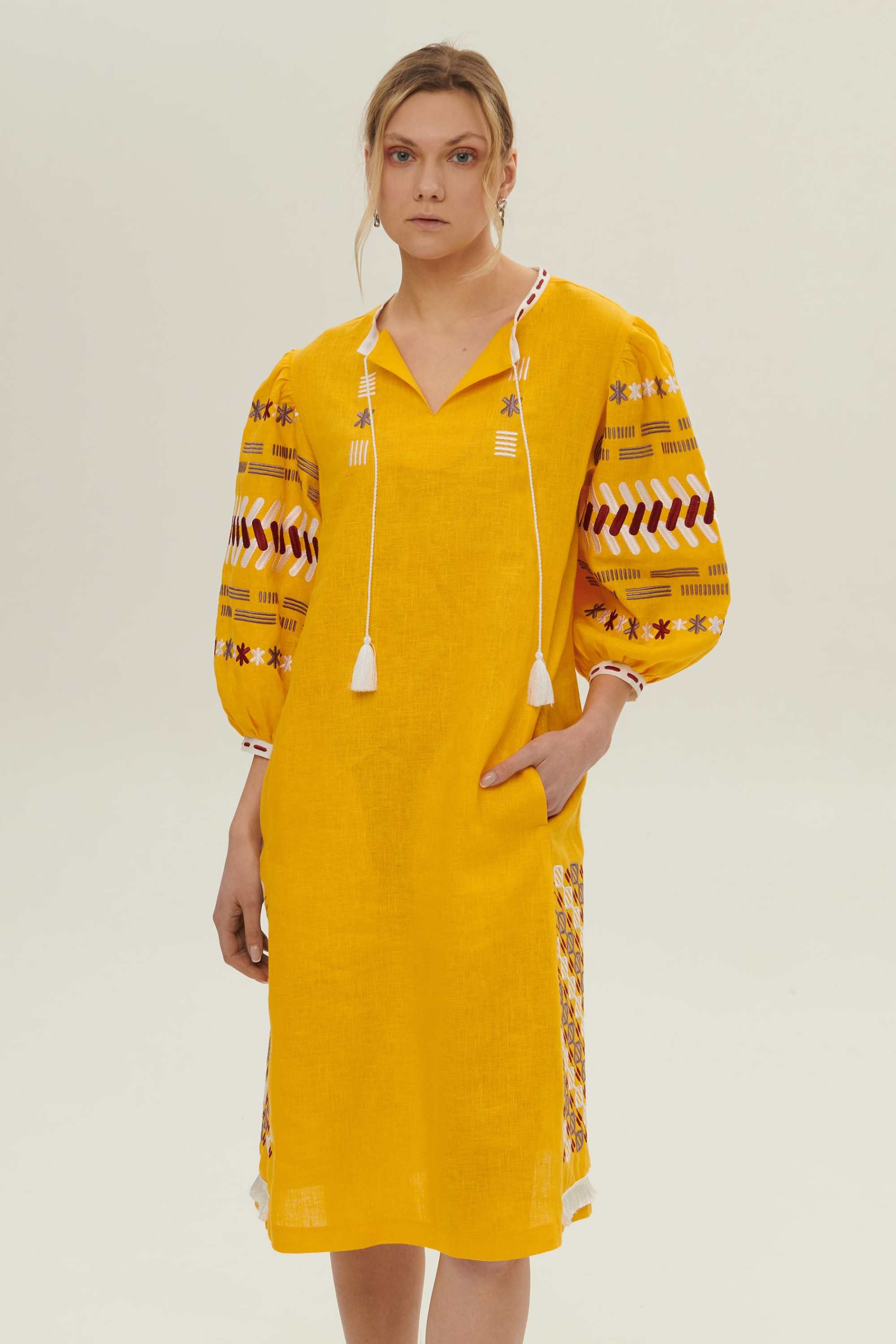 Women's linen embroidered dress Lutneva | S-M