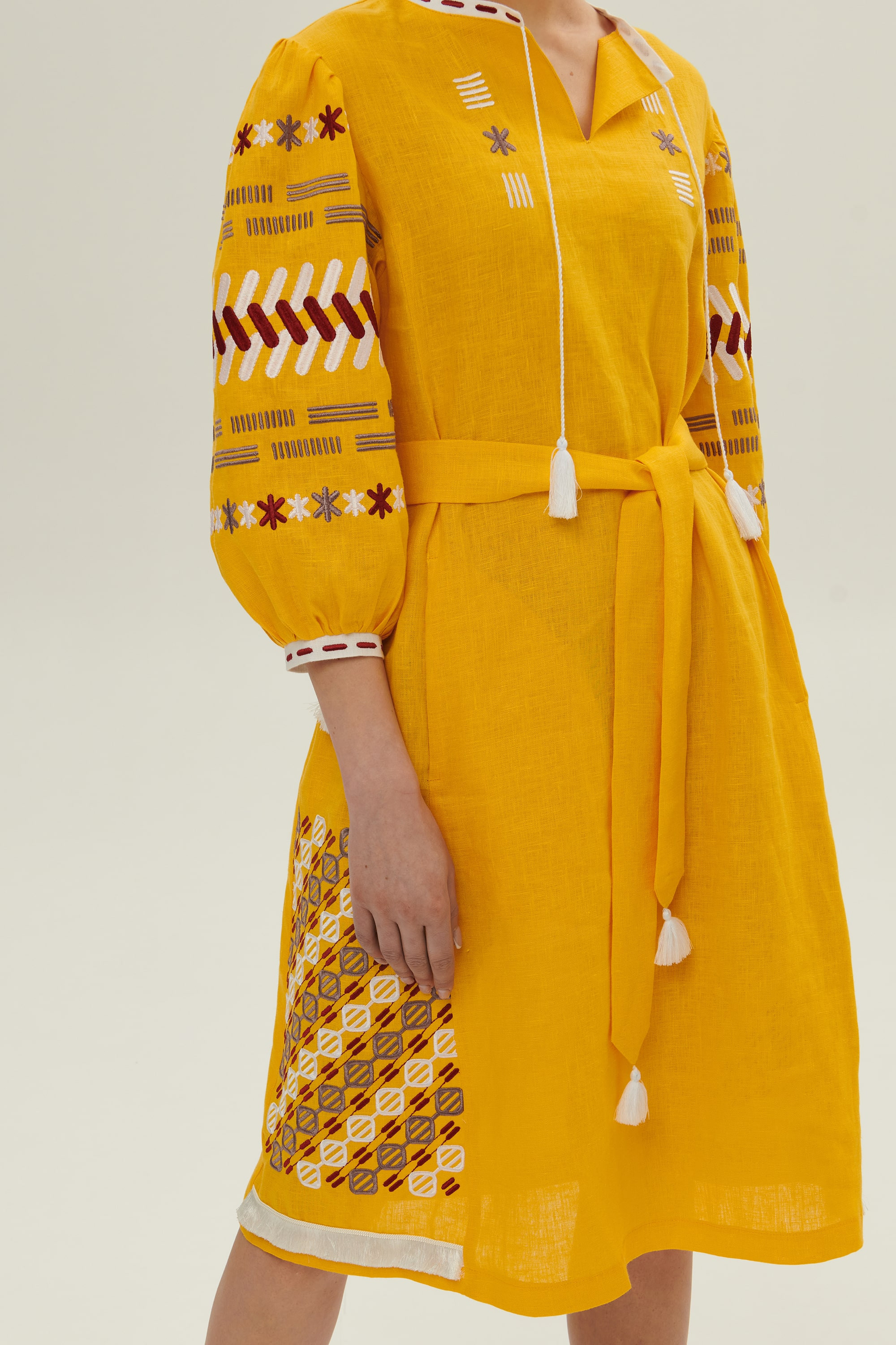 Women's linen embroidered dress Lutneva | S-M