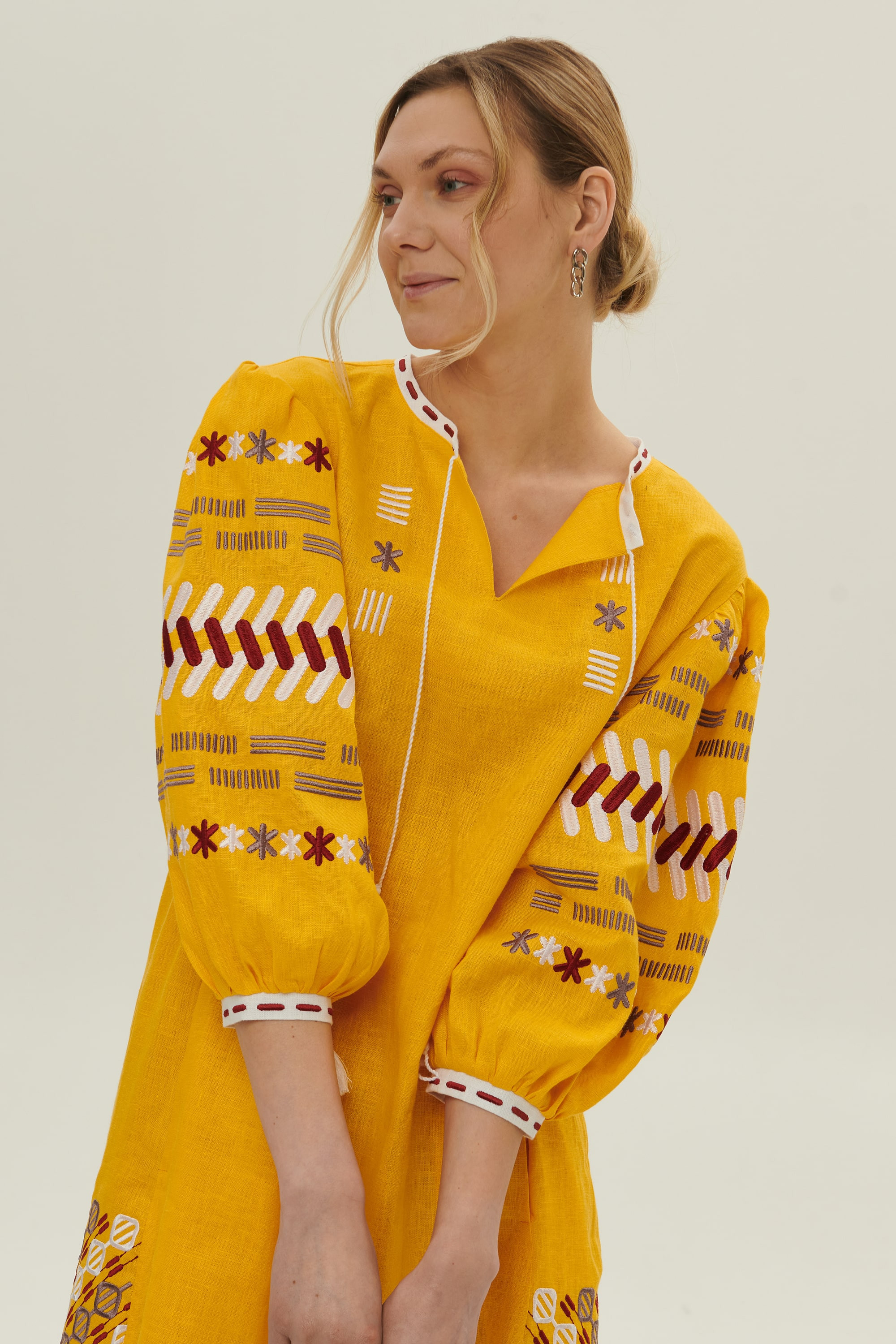 Women's linen embroidered dress Lutneva | S-M