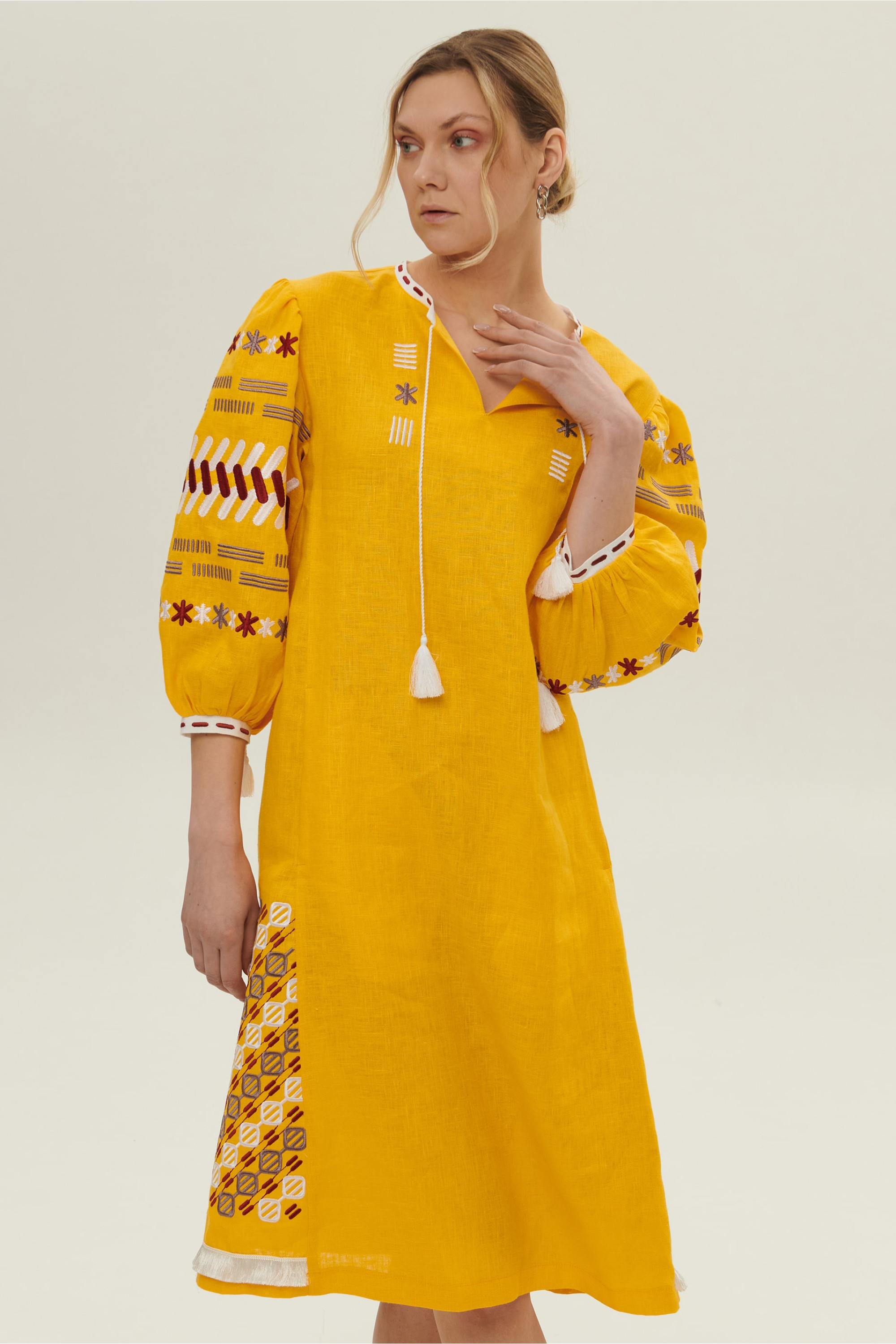 Women's linen embroidered dress Lutneva | S-M