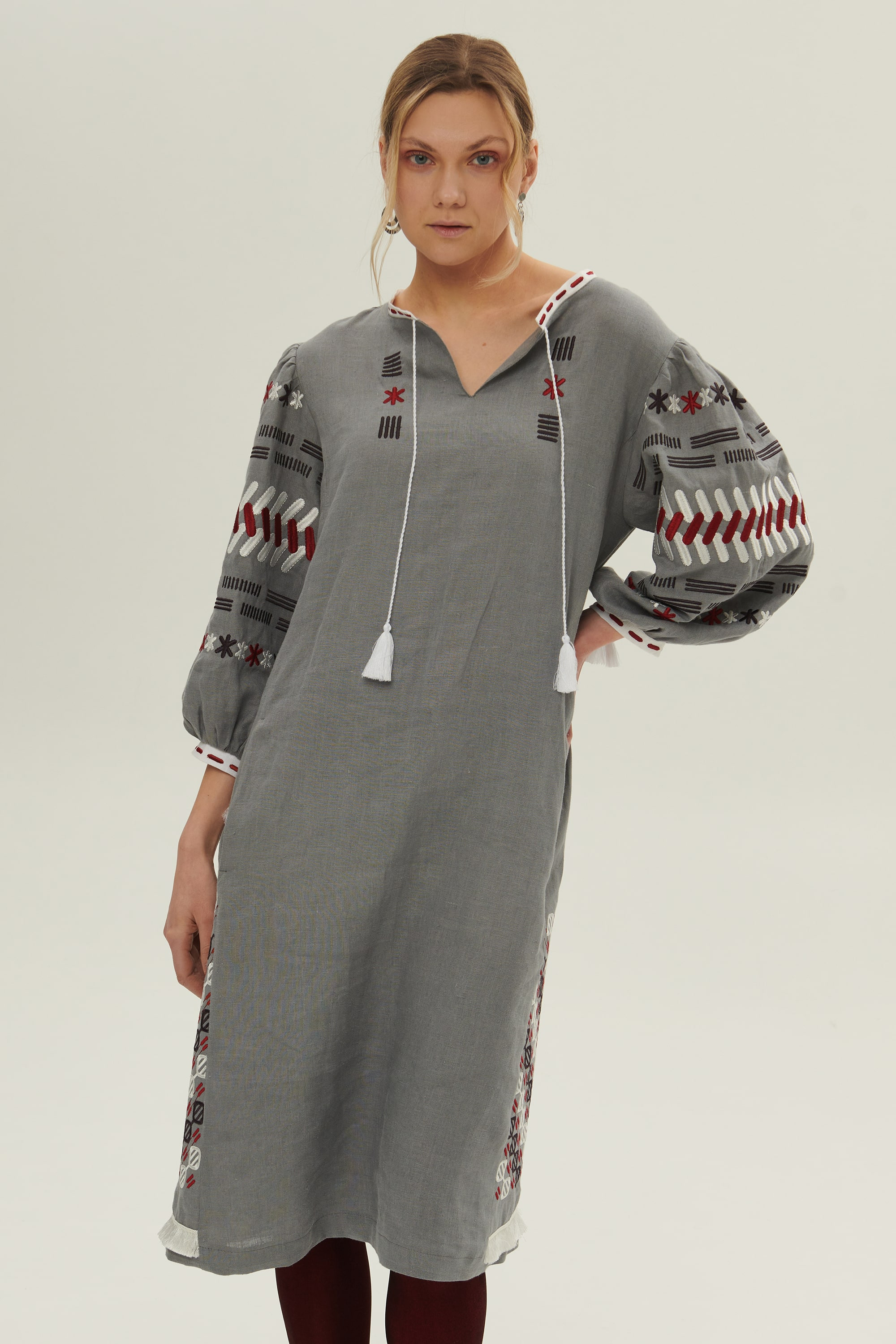 Women's linen embroidered dress Lutneva 2
