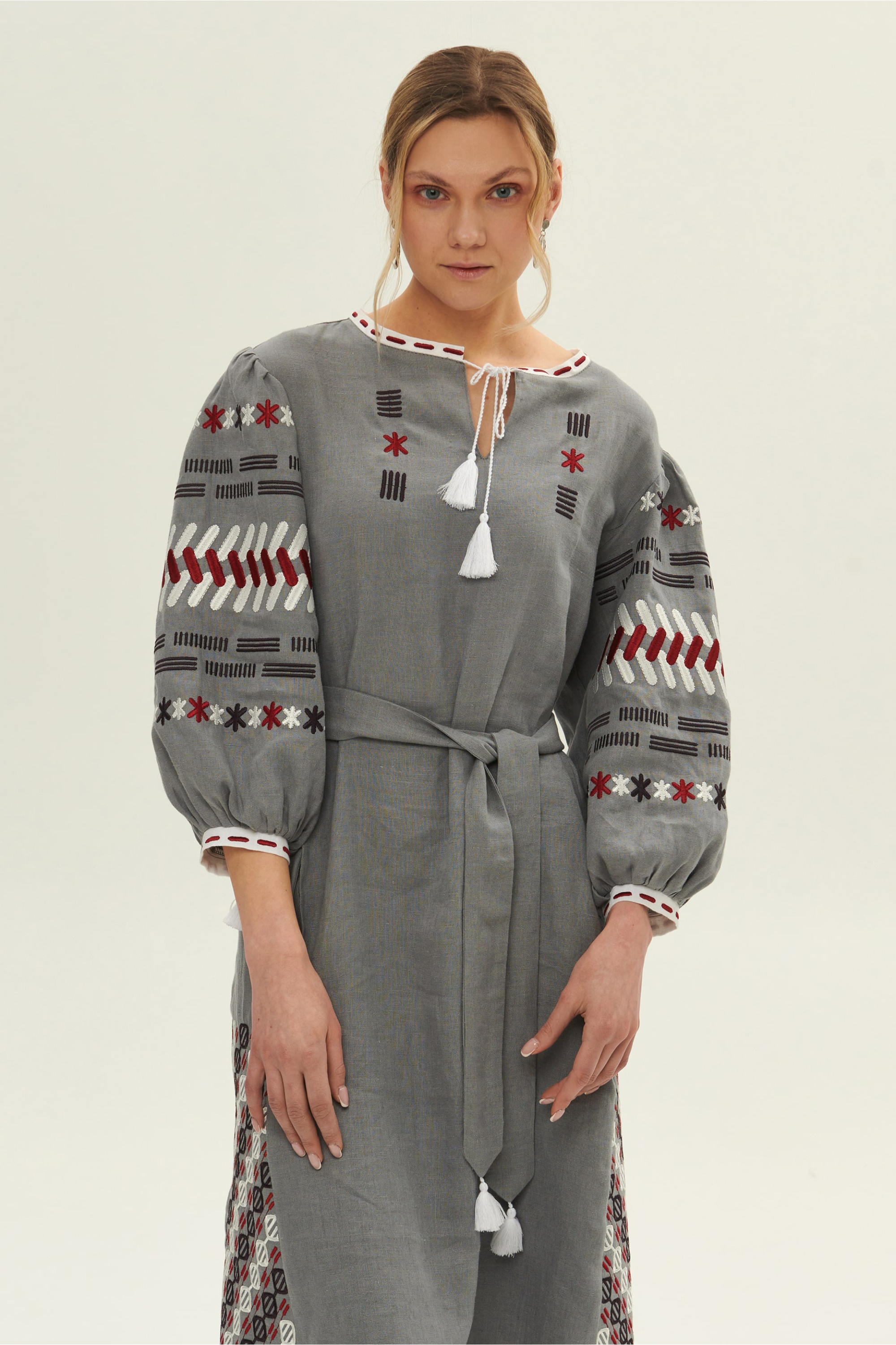 Women's linen embroidered dress Lutneva 2