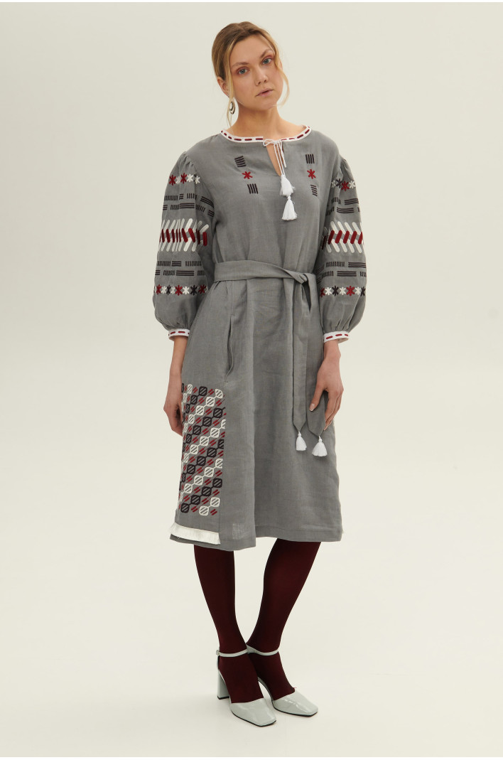 Women's linen embroidered dress Lutneva 2