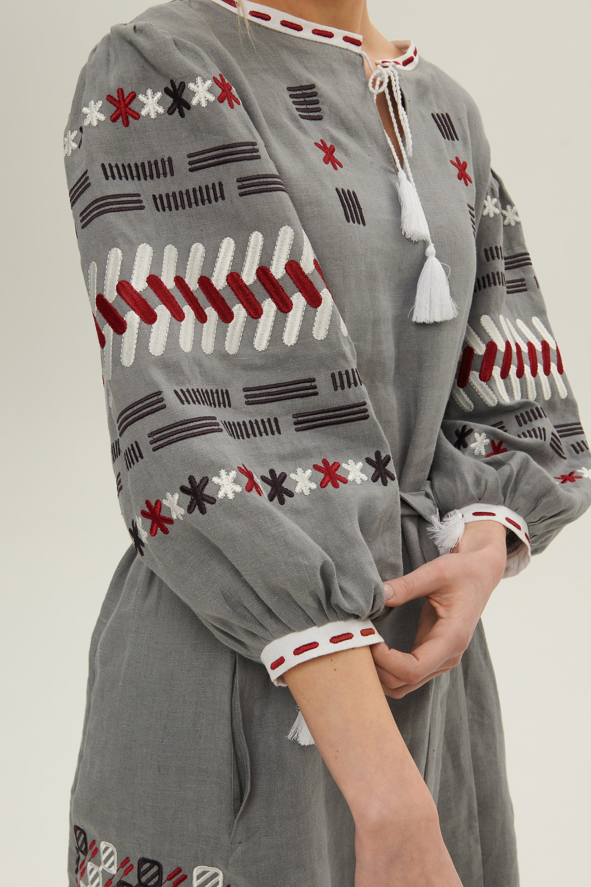 Women's linen embroidered dress Lutneva 2