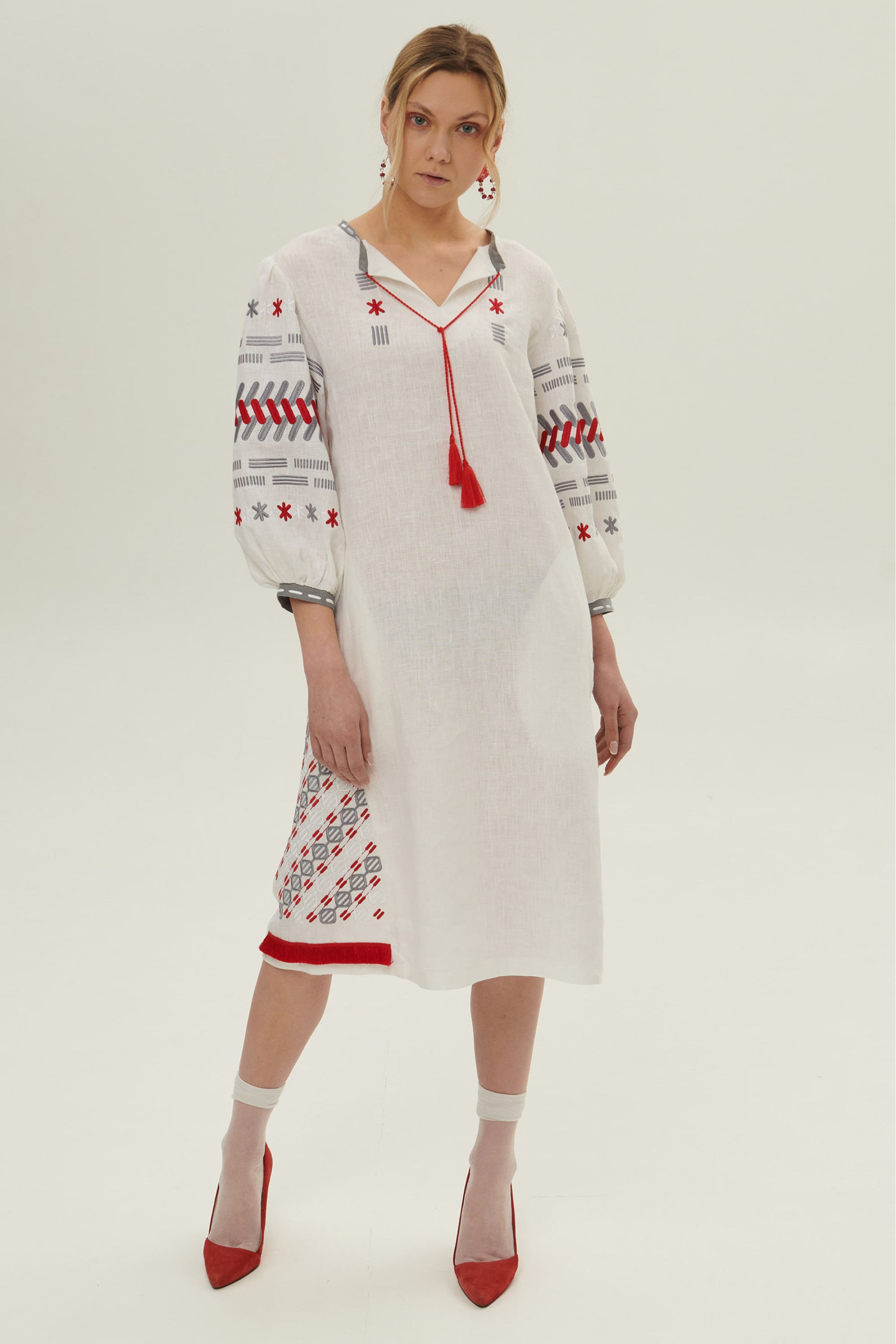 Women's linen embroidered dress Lutneva 3 | S-M
