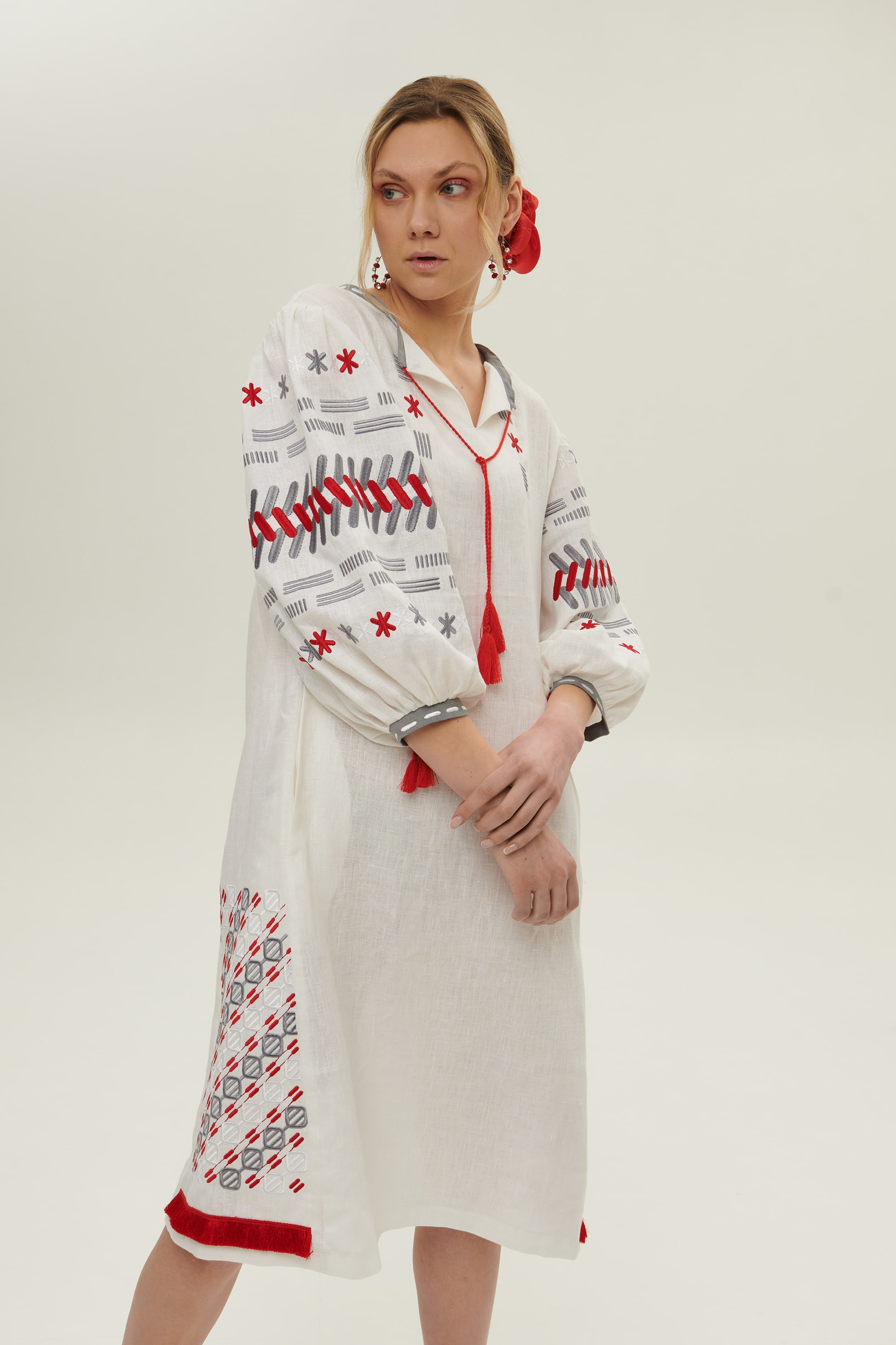Women's linen embroidered dress Lutneva 3 | S-M