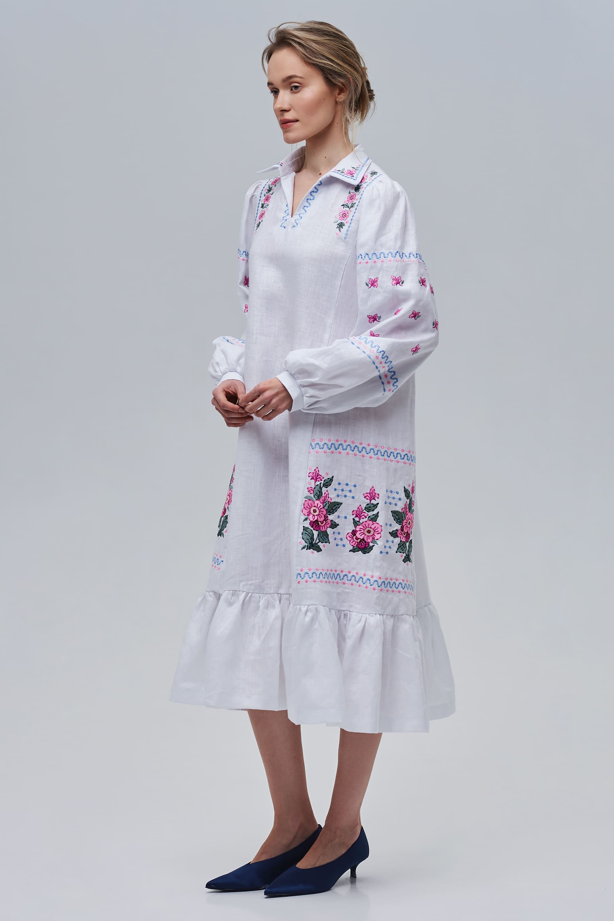 Embroidered white linen dress Rosehip | S | 42-44