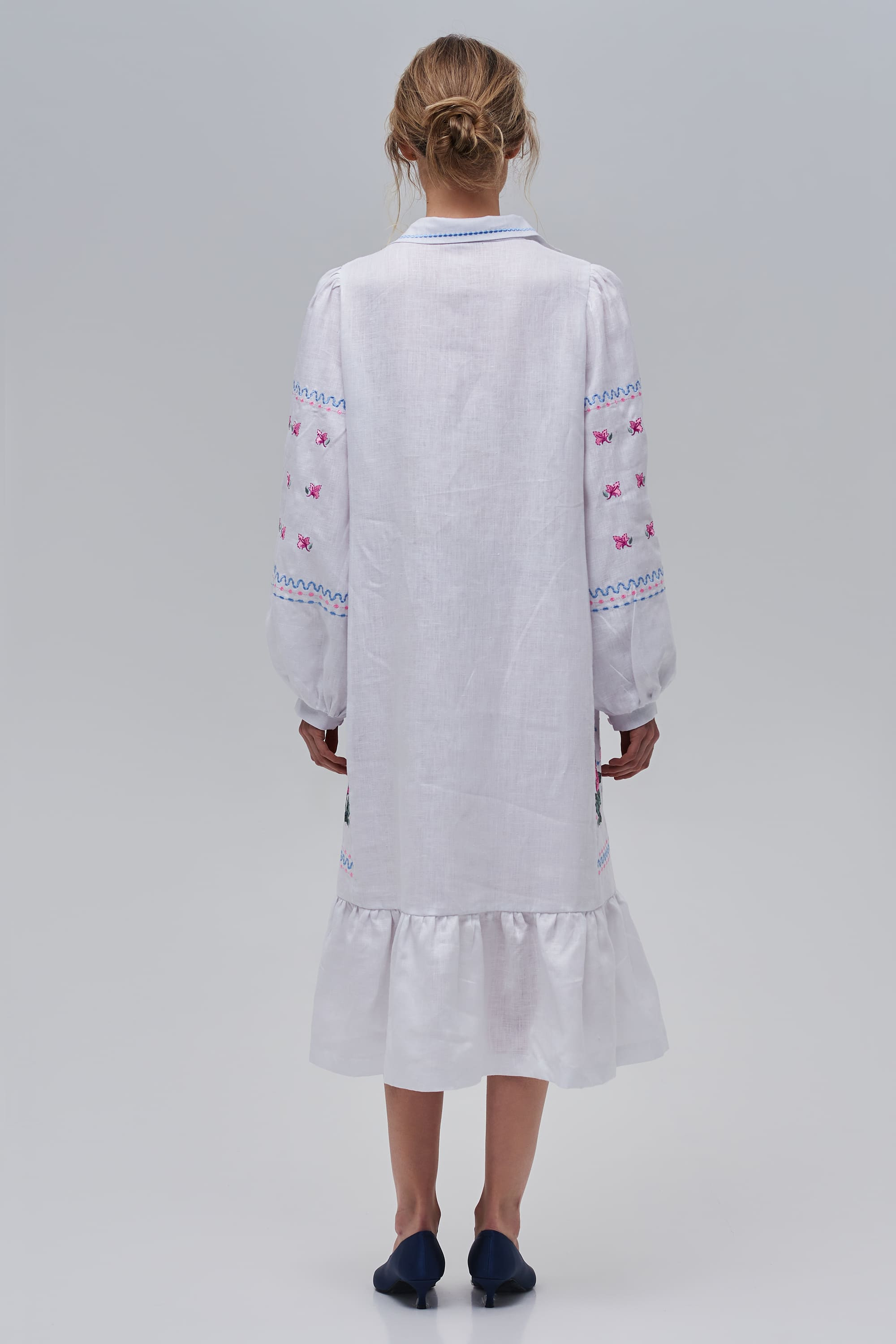 Embroidered white linen dress Rosehip | S | 42-44