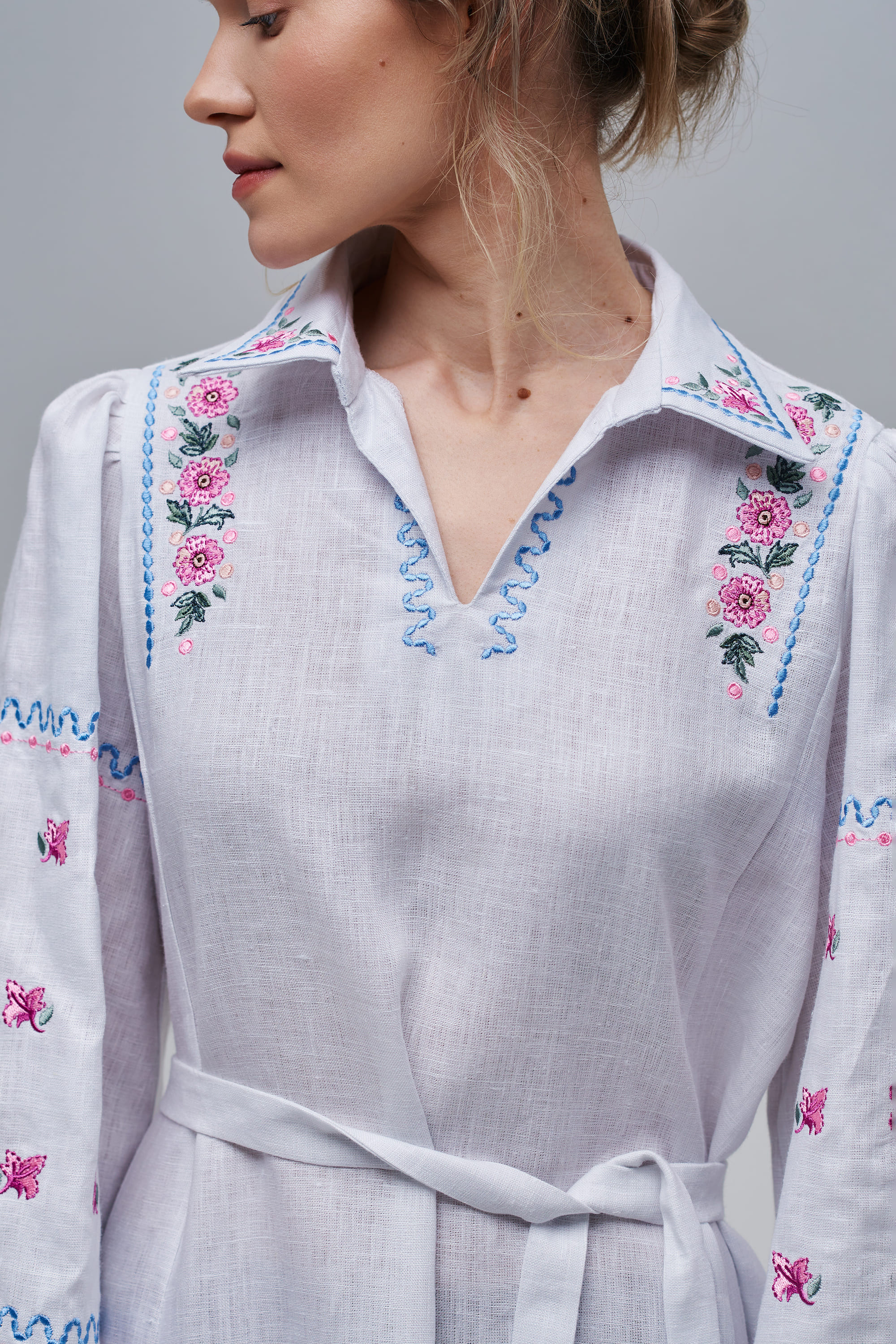 Embroidered white linen dress Rosehip | S | 42-44