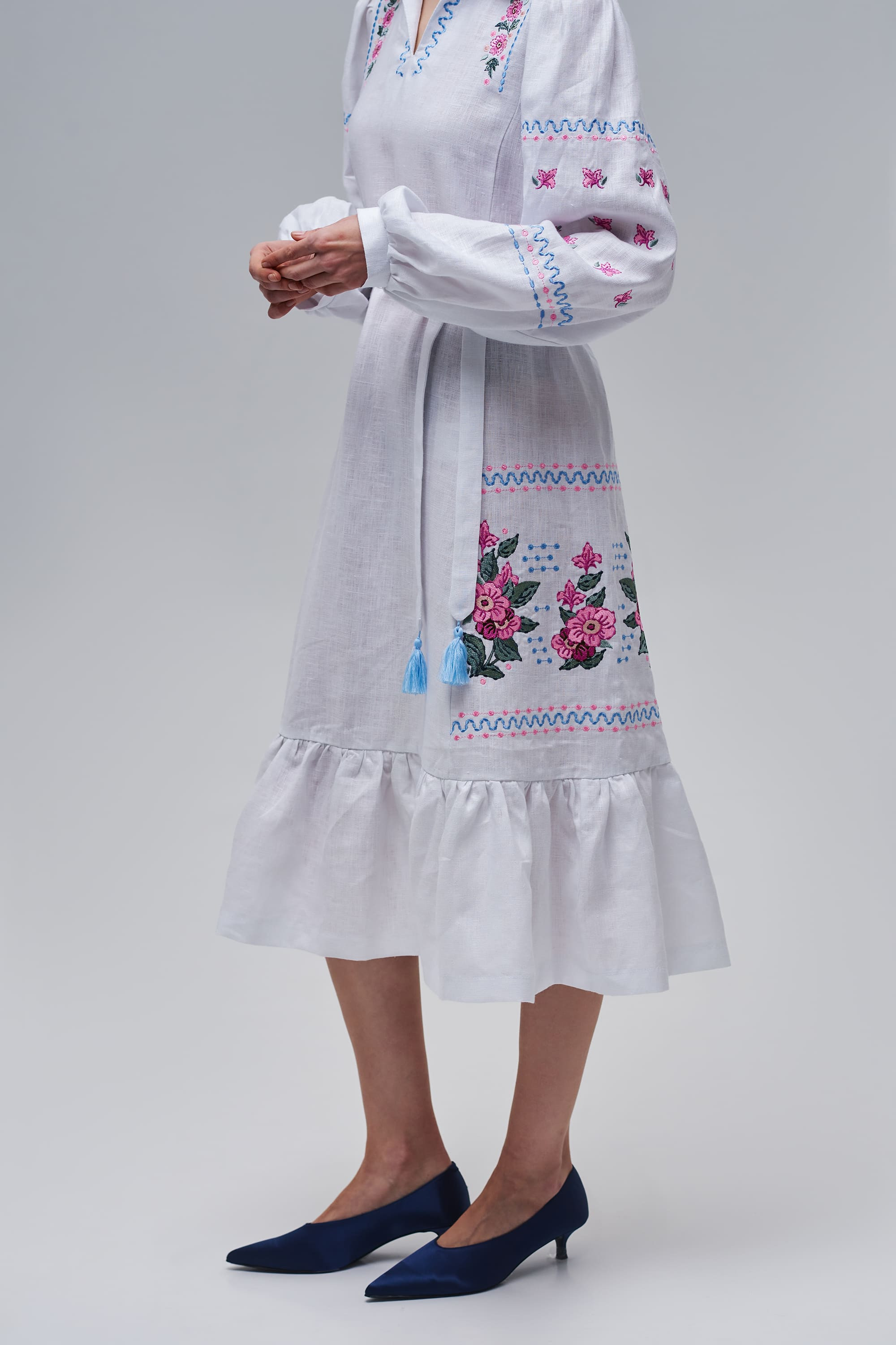 Embroidered white linen dress Rosehip | S | 42-44