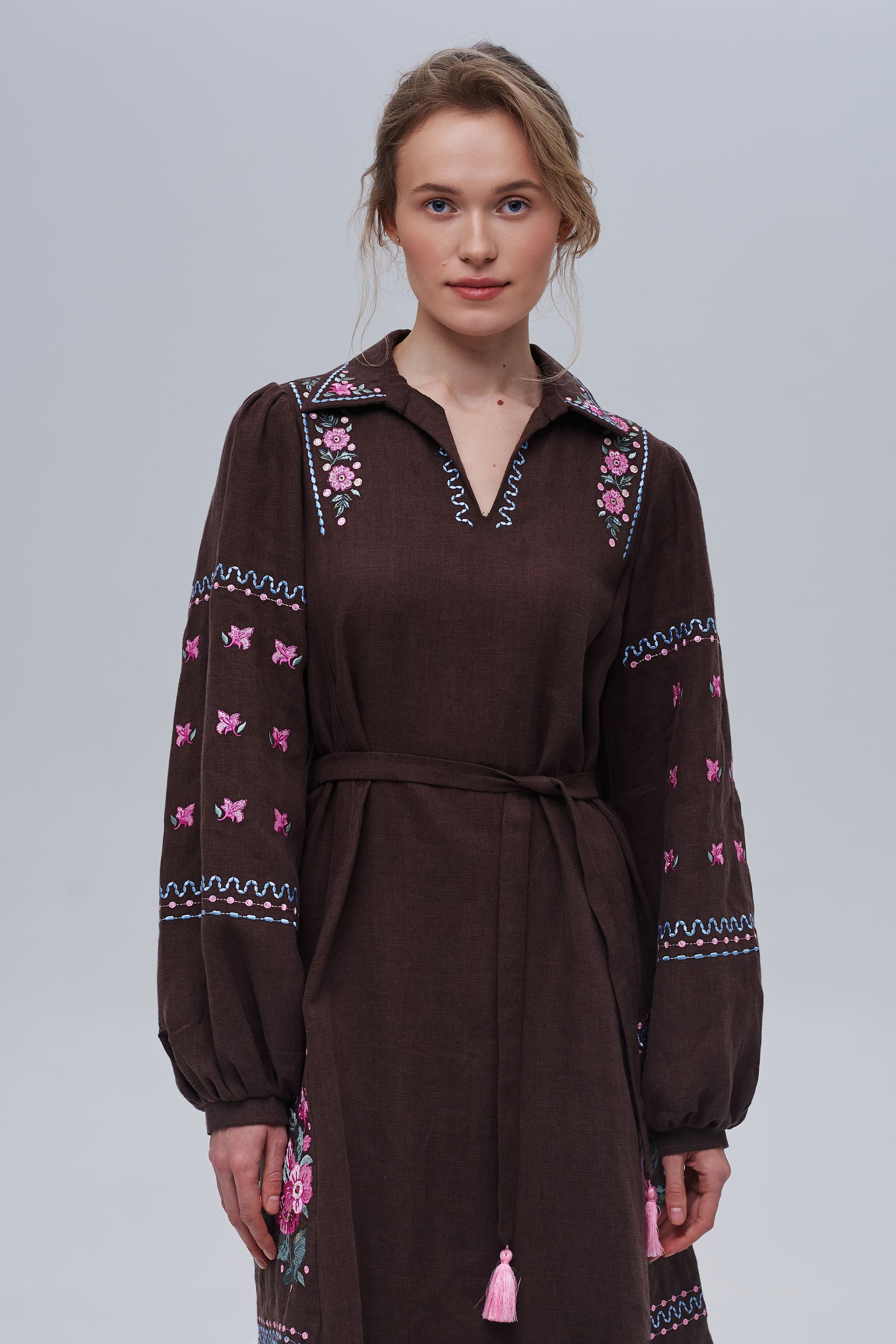Embroidered brown linen dress Rosehip | S | 42-44