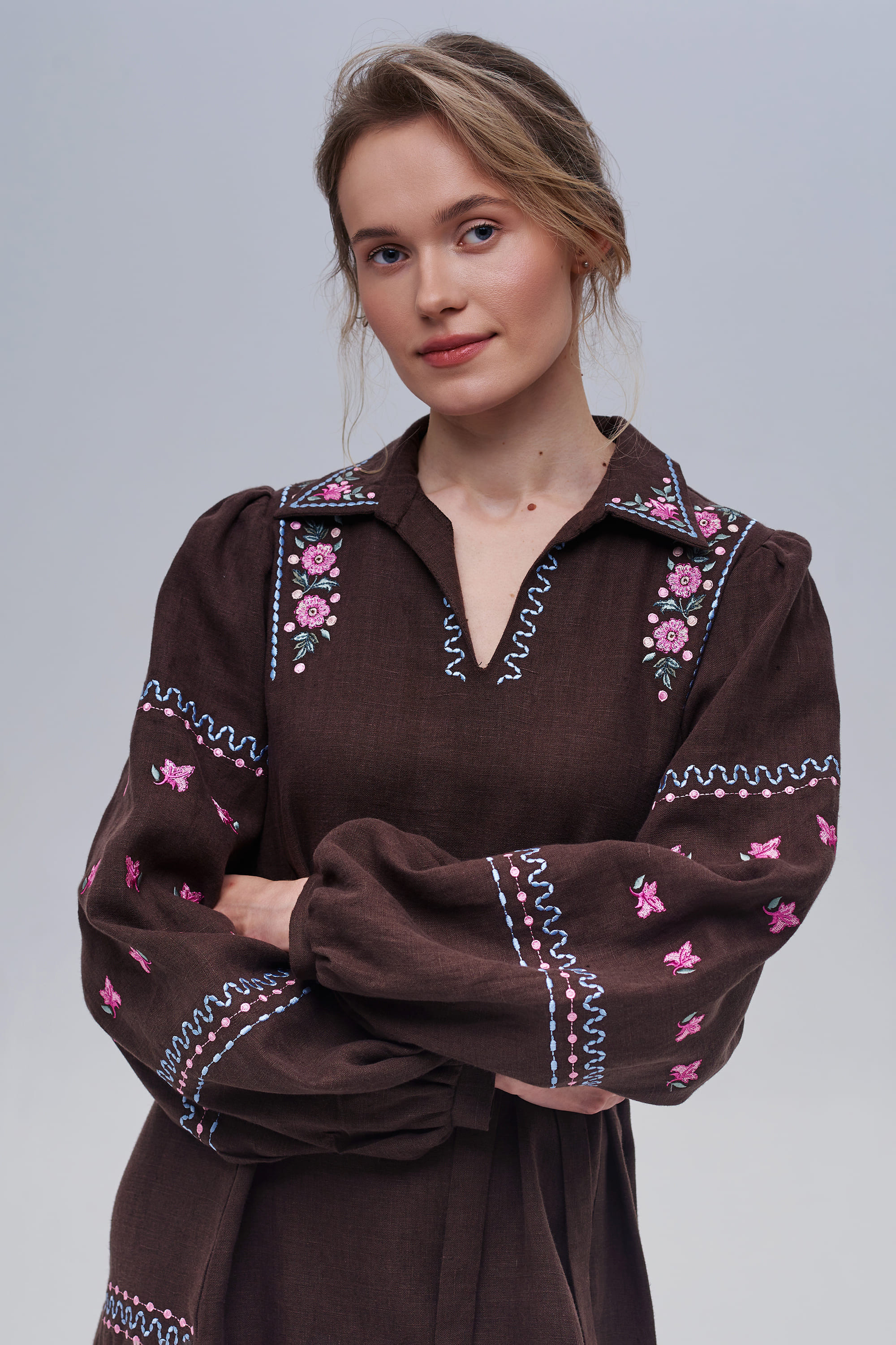 Embroidered brown linen dress Rosehip | S | 42-44
