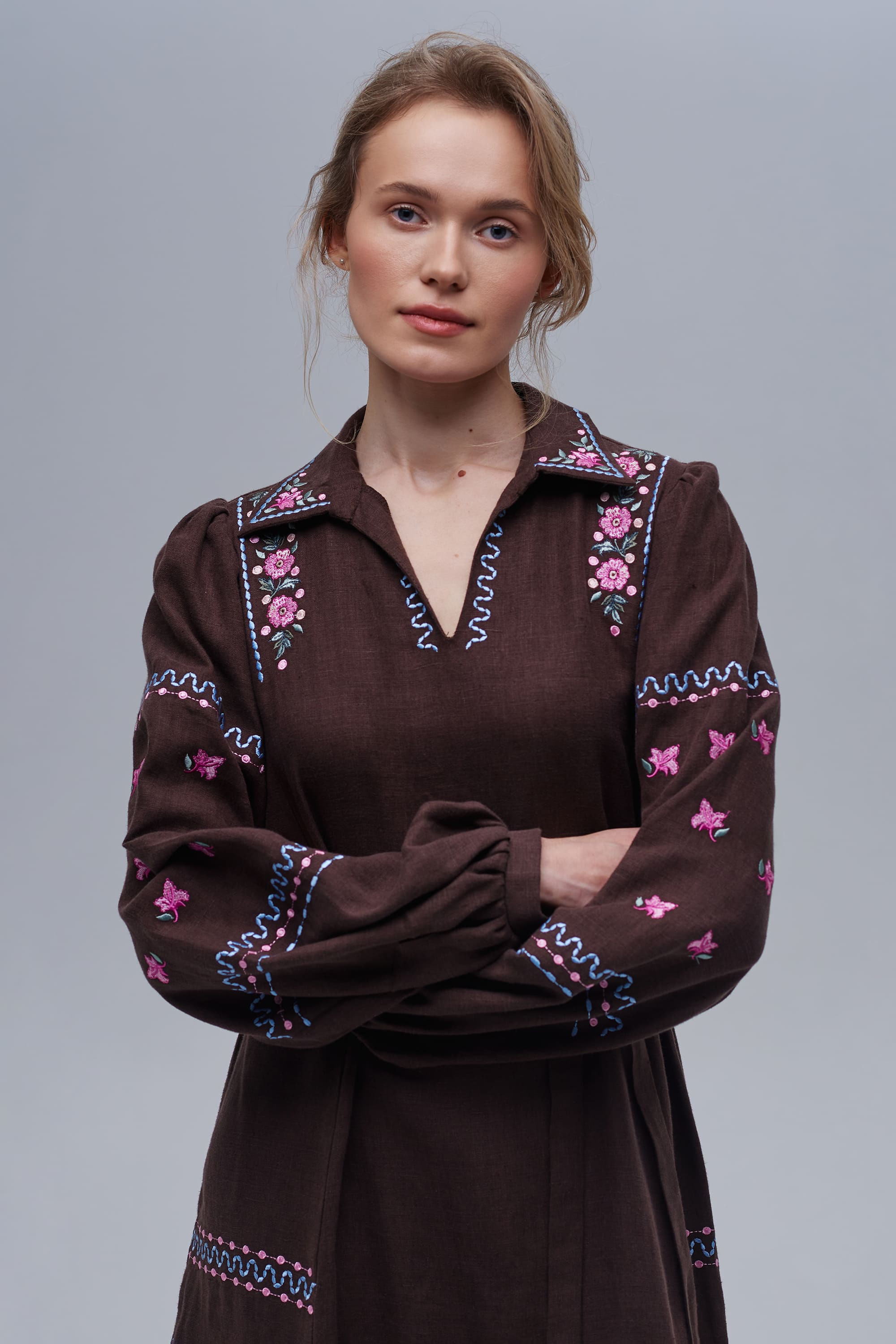 Embroidered brown linen dress Rosehip