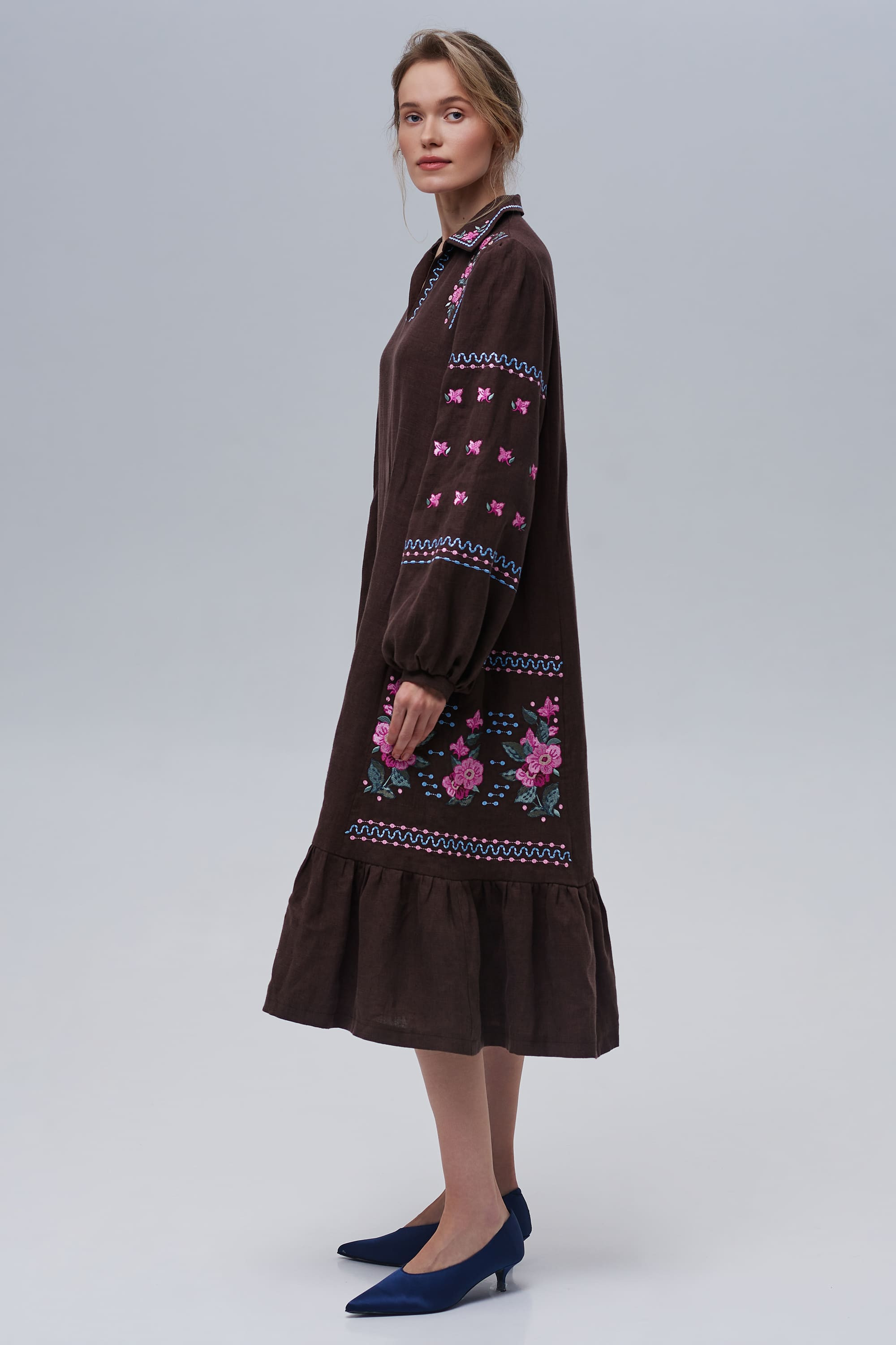 Embroidered brown linen dress Rosehip | S | 42-44
