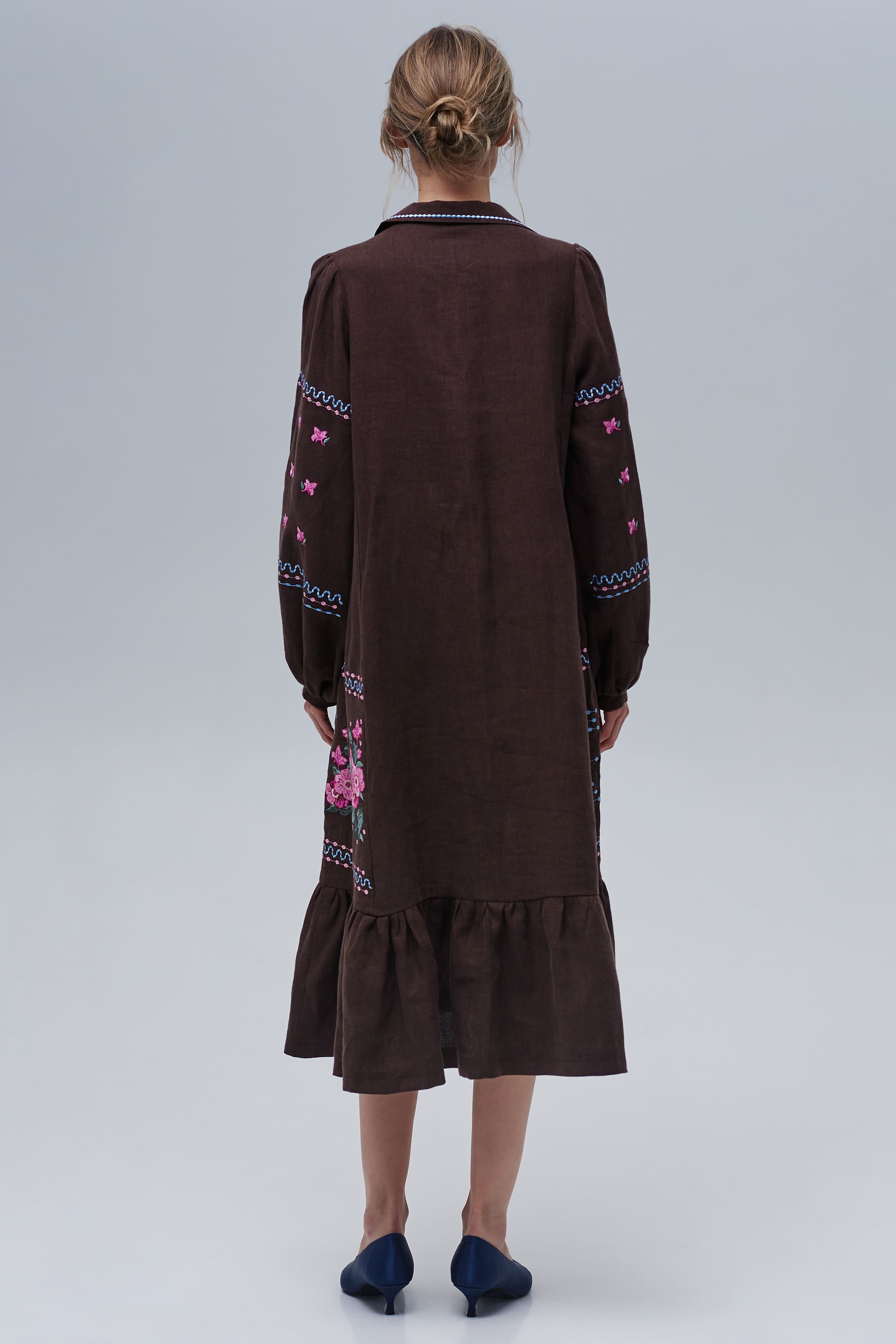Embroidered brown linen dress Rosehip | S | 42-44