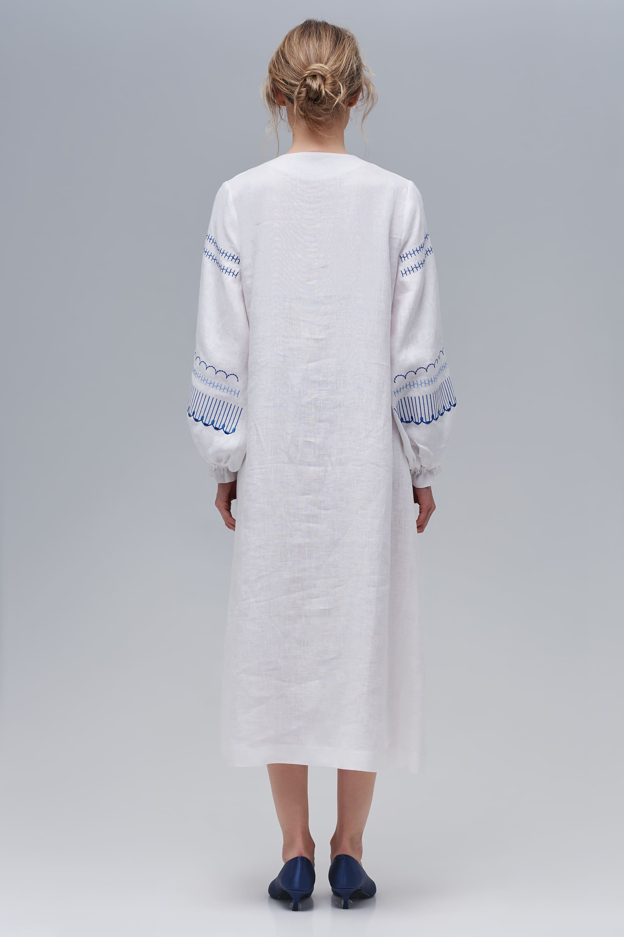 Embroidered white linen dress Butterfly | S | 42-44