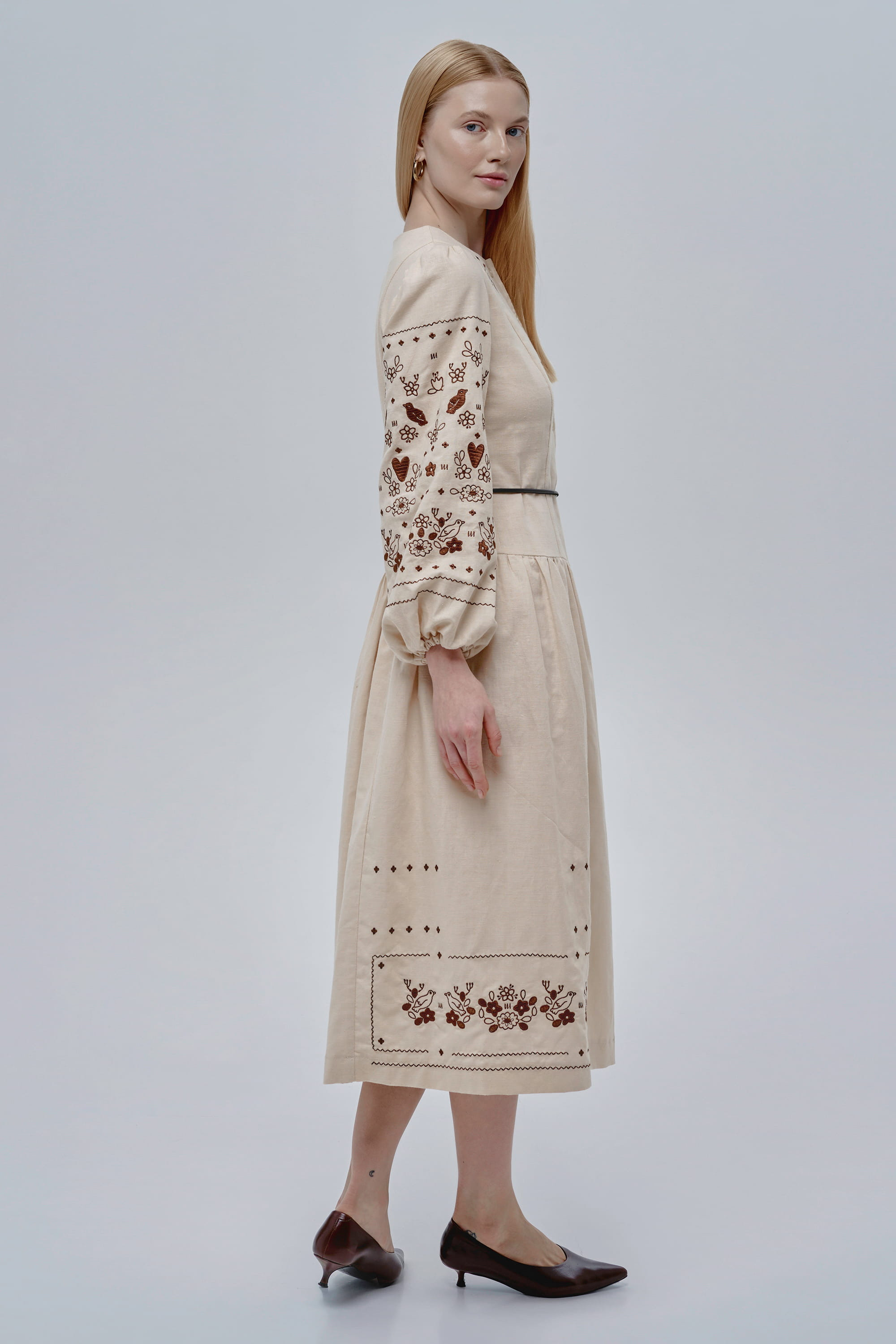 Embroidered beige linen dress Serdenko
