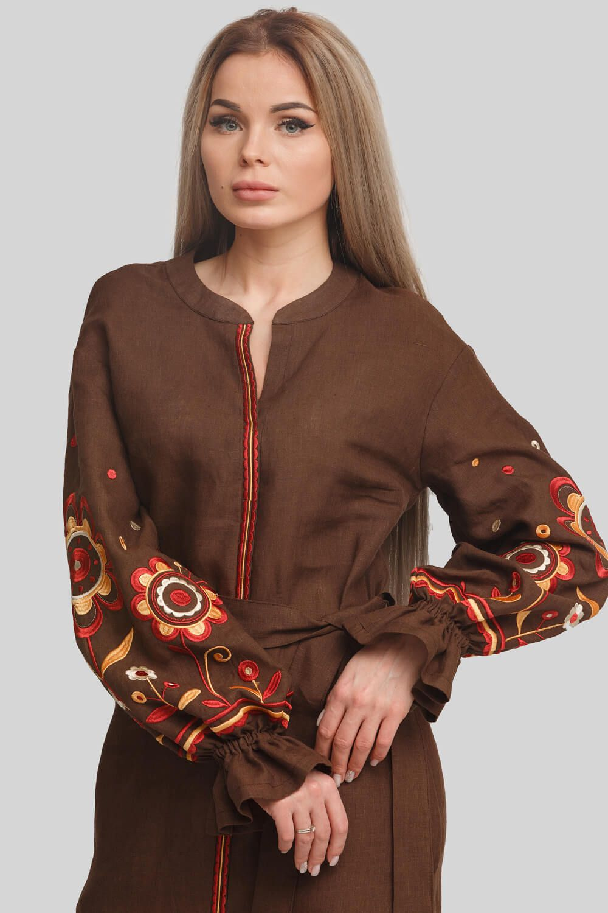 Жіноча вишита сукня Brown 1
