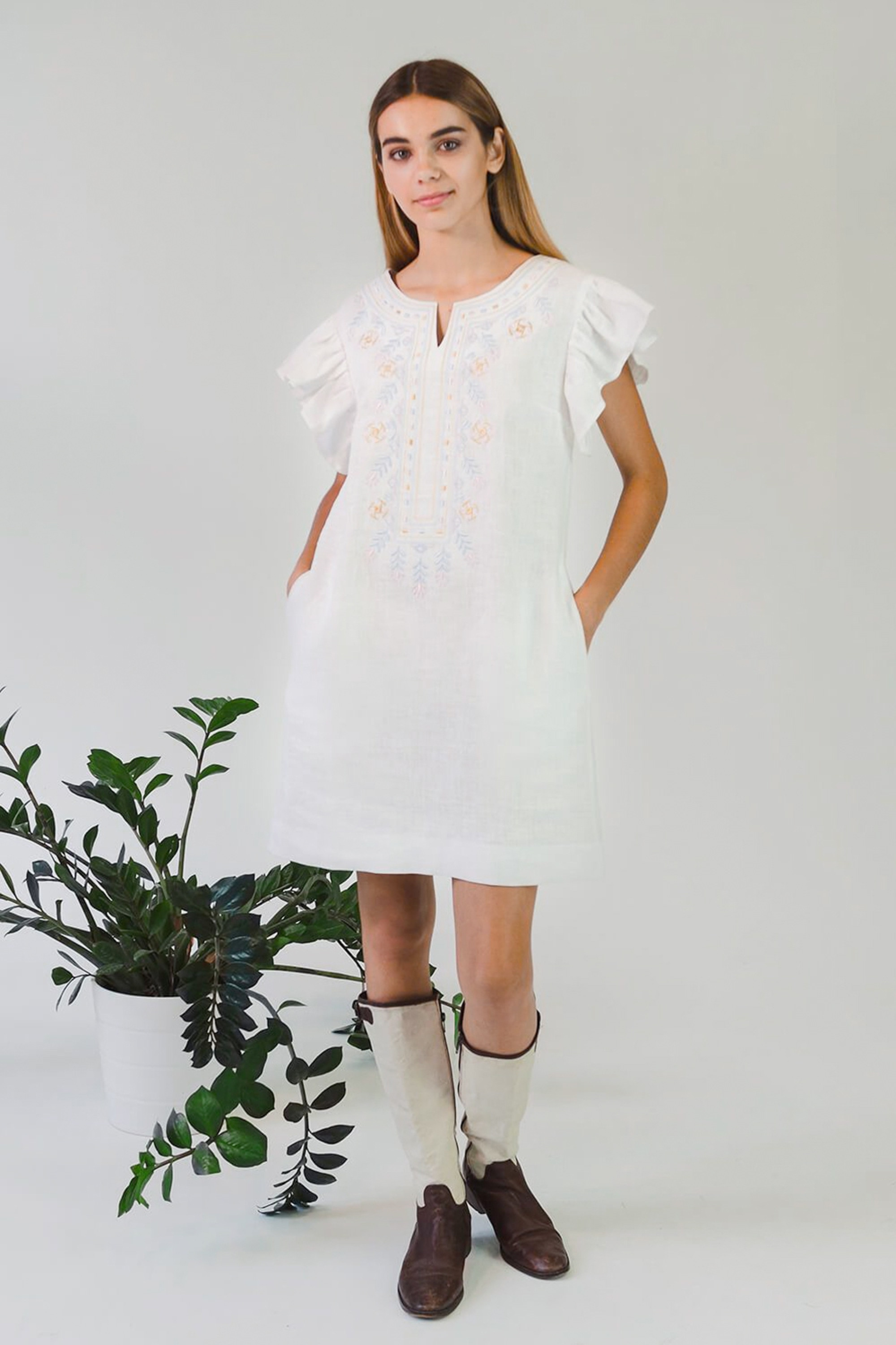 Women's embroidered dress White 2