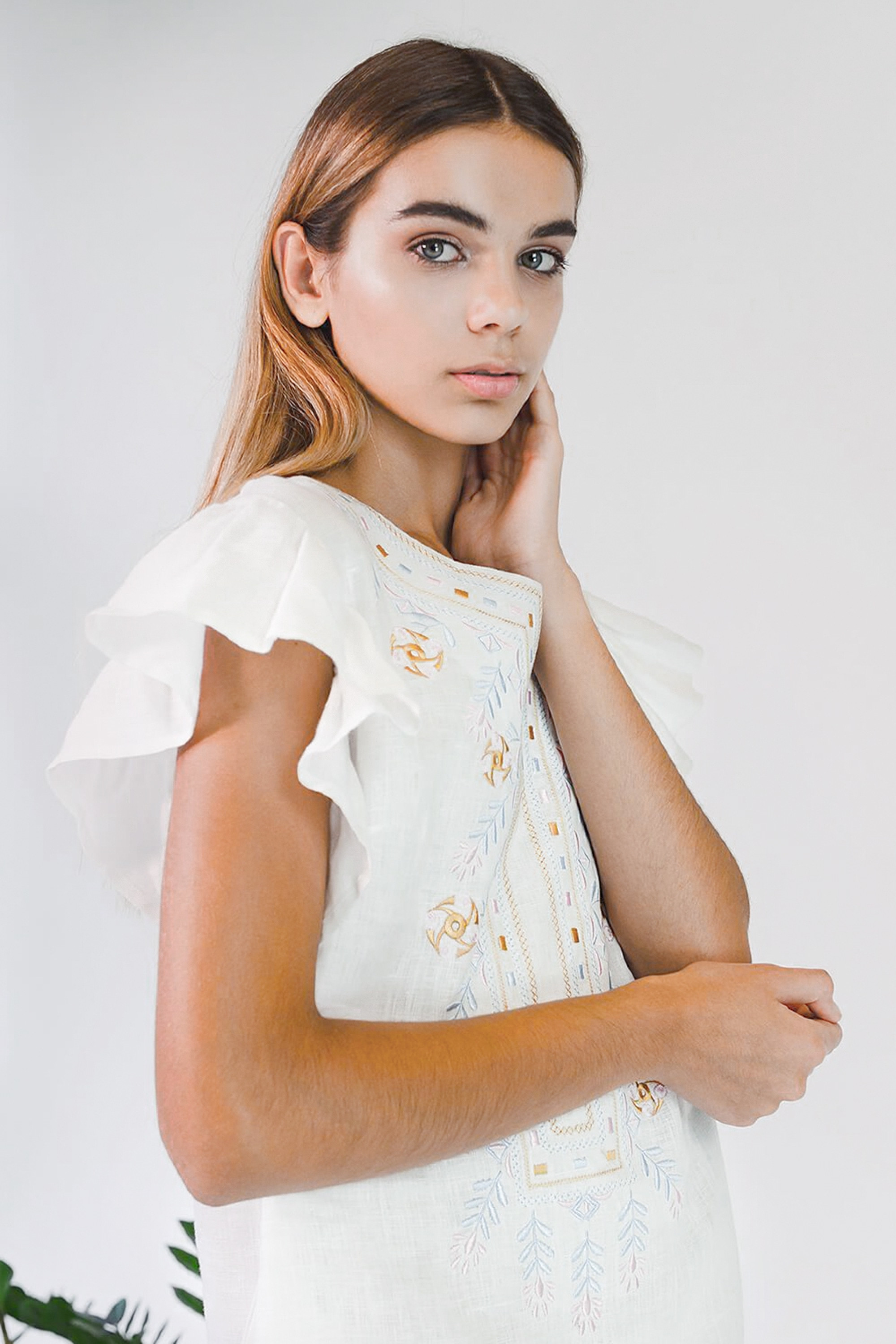 Women's embroidered dress White 2