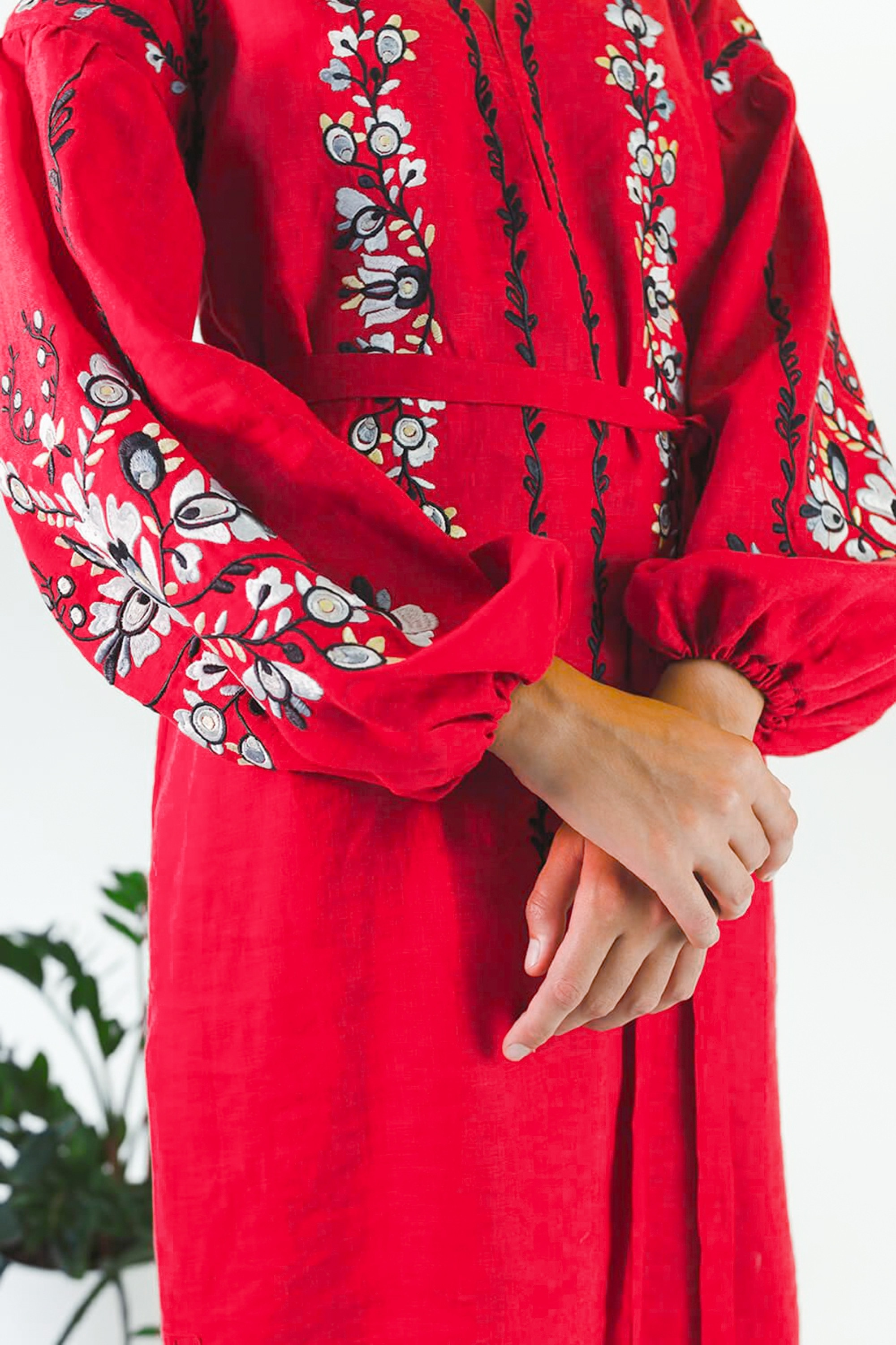 Women's embroidered dress Red 2
