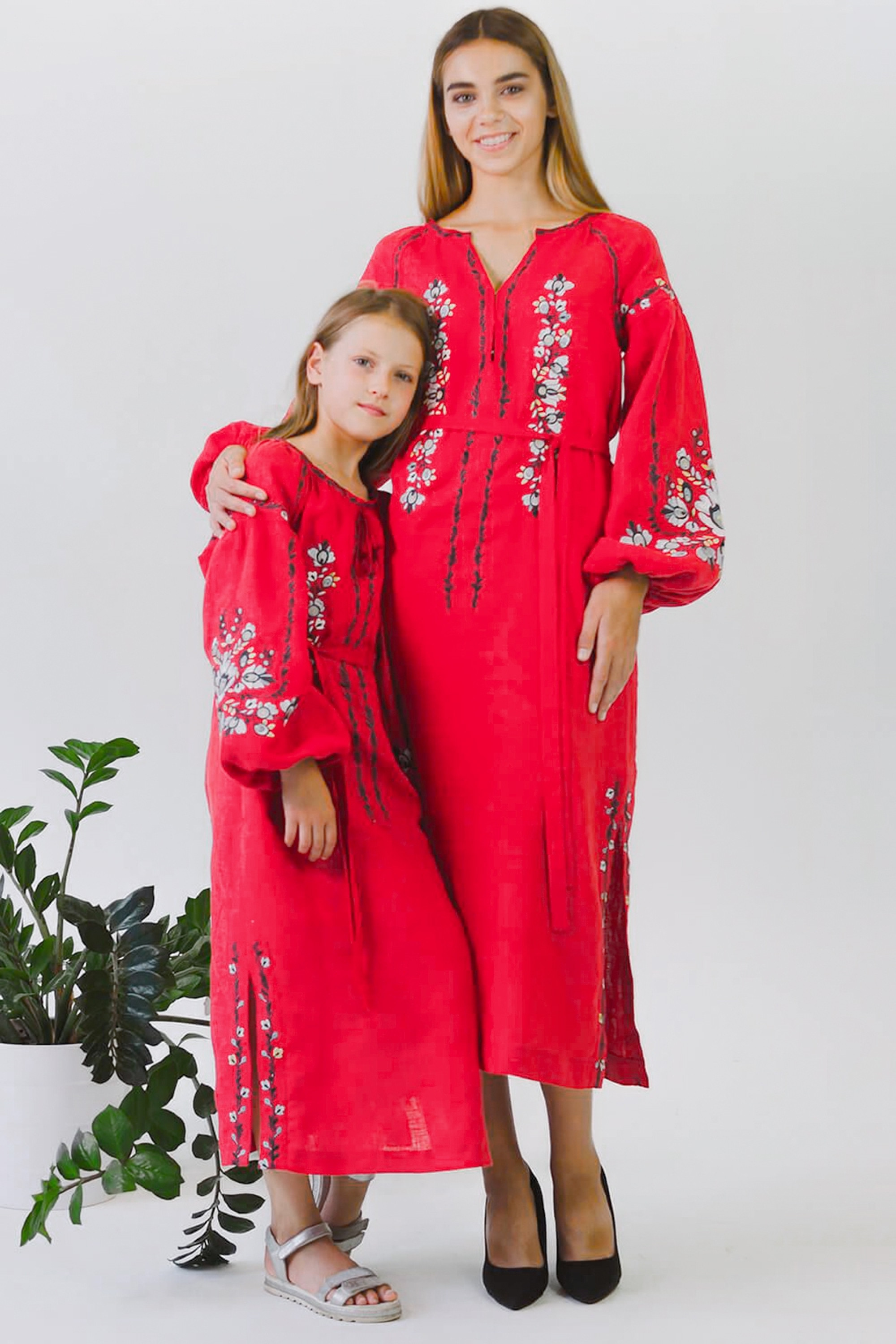 Women's embroidered dress Red 2