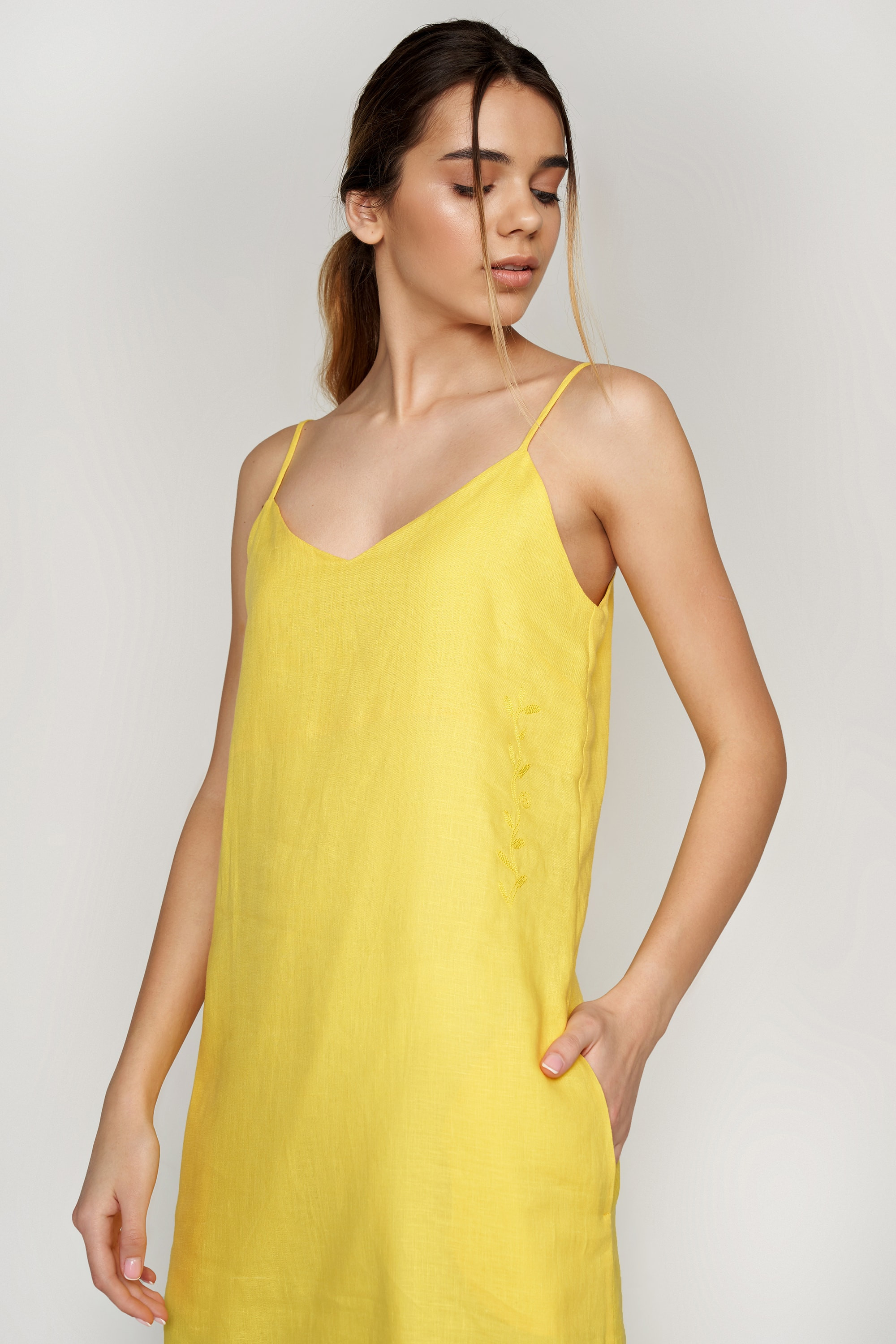 Жіноча вишита сукня на бретелях Yellow