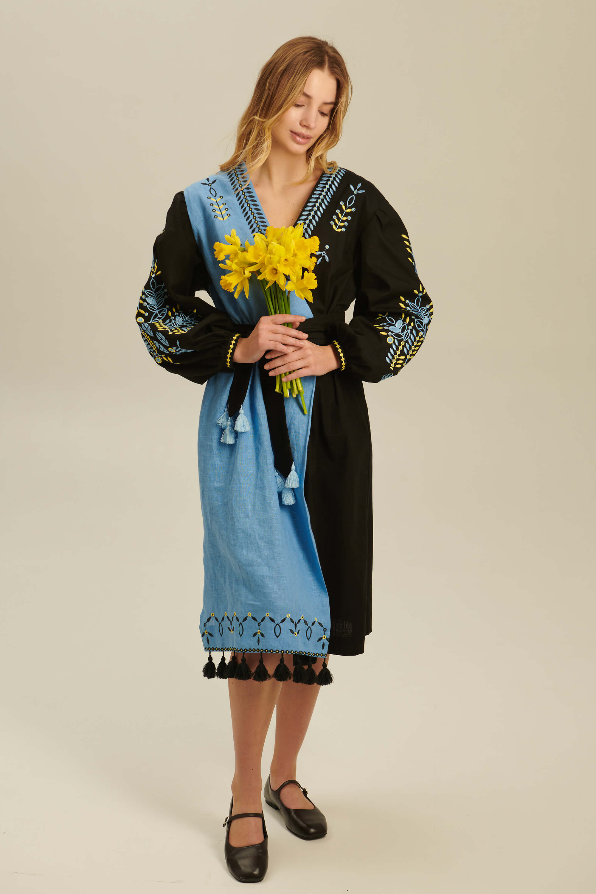 Women's linen embroidered dress Rye | S | 42-44