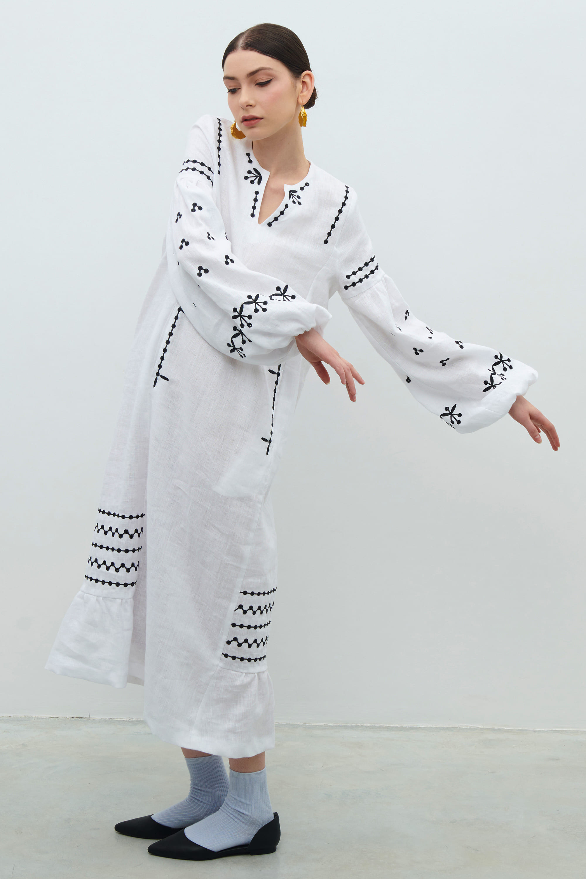 Dovga embroidered white cloth cloth Vinok