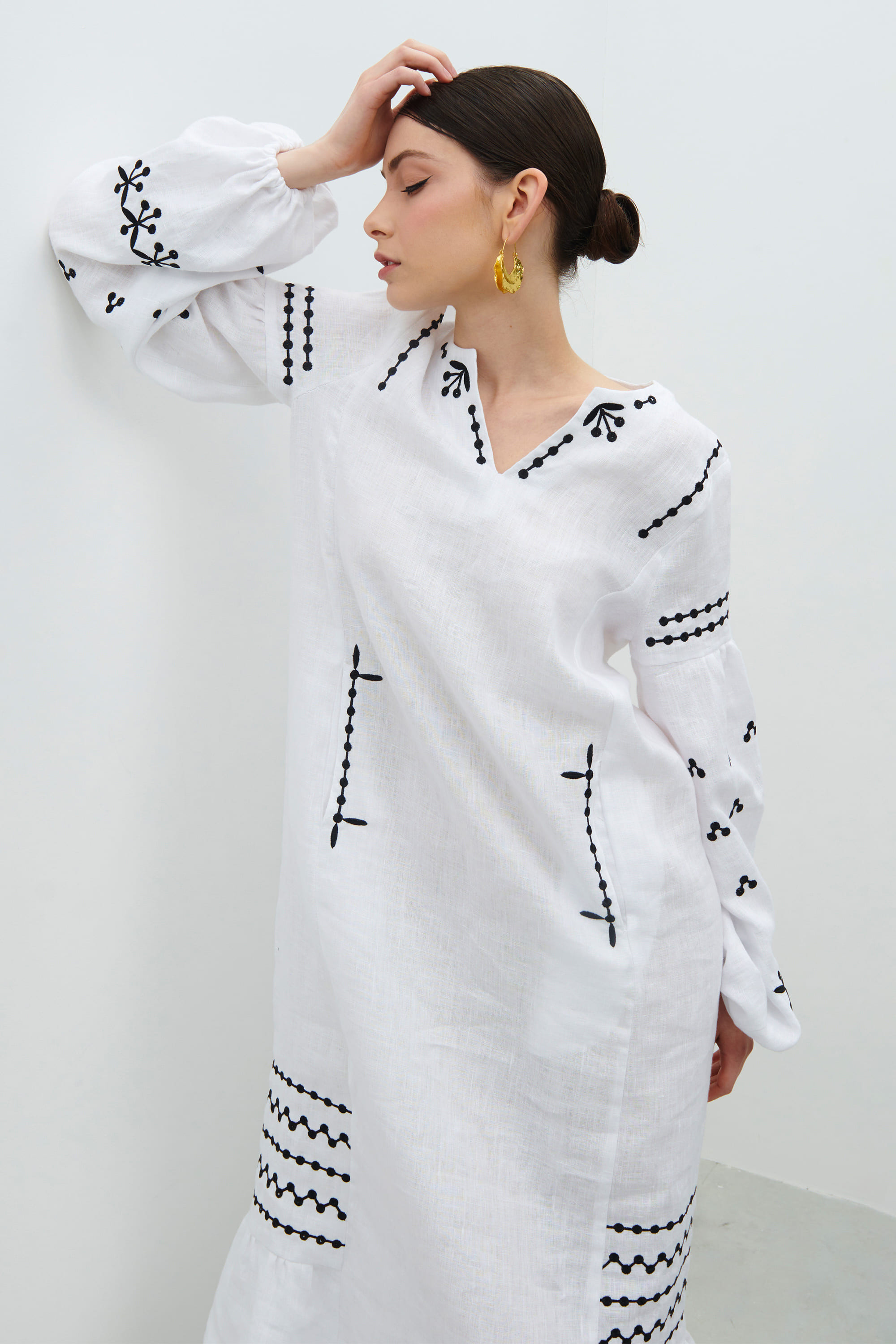Dovga embroidered white cloth cloth Vinok