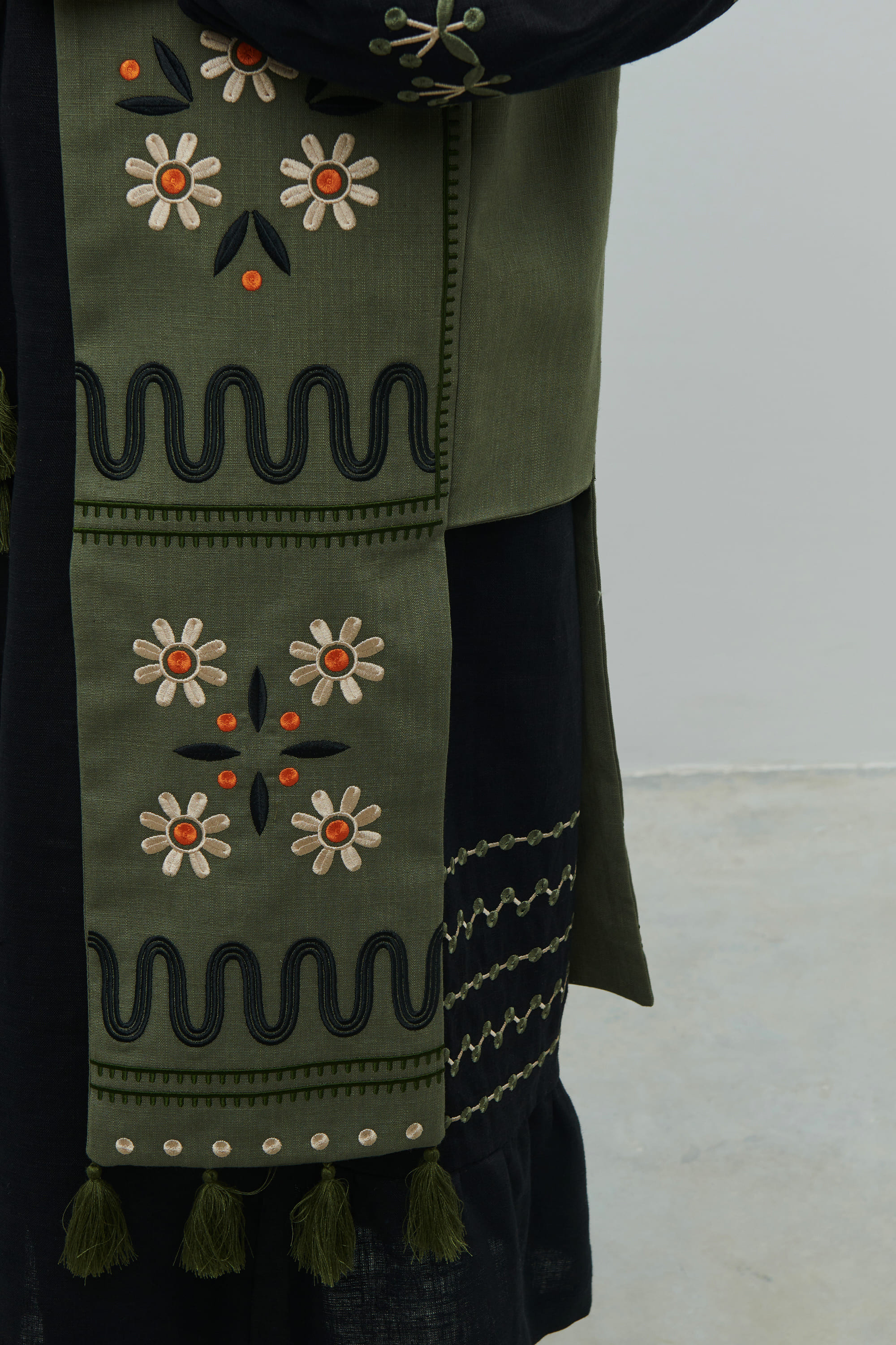 Linen set of dress and vest "Wreath"